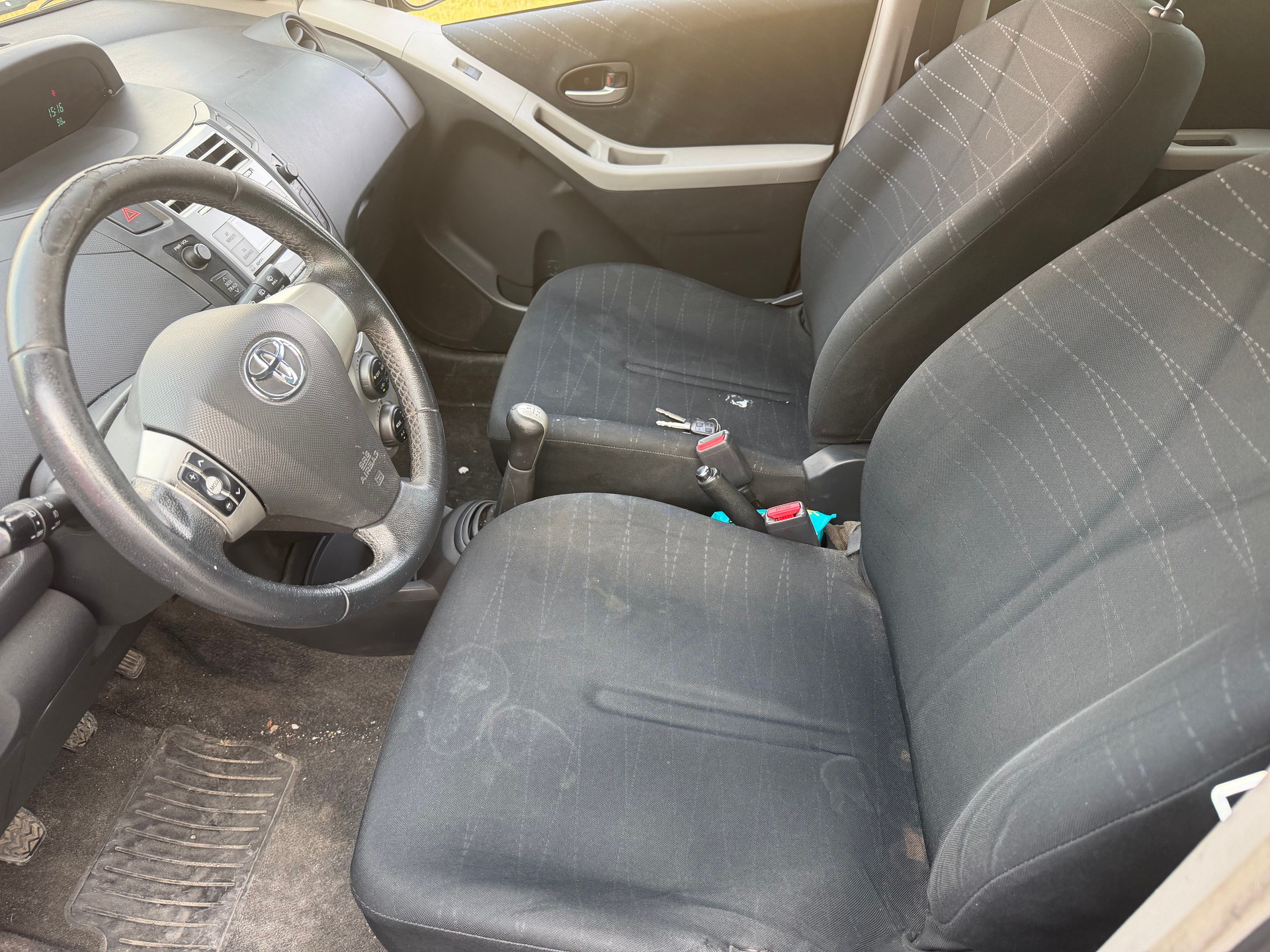 TOYOTA Yaris 1.3 Chic-image-7