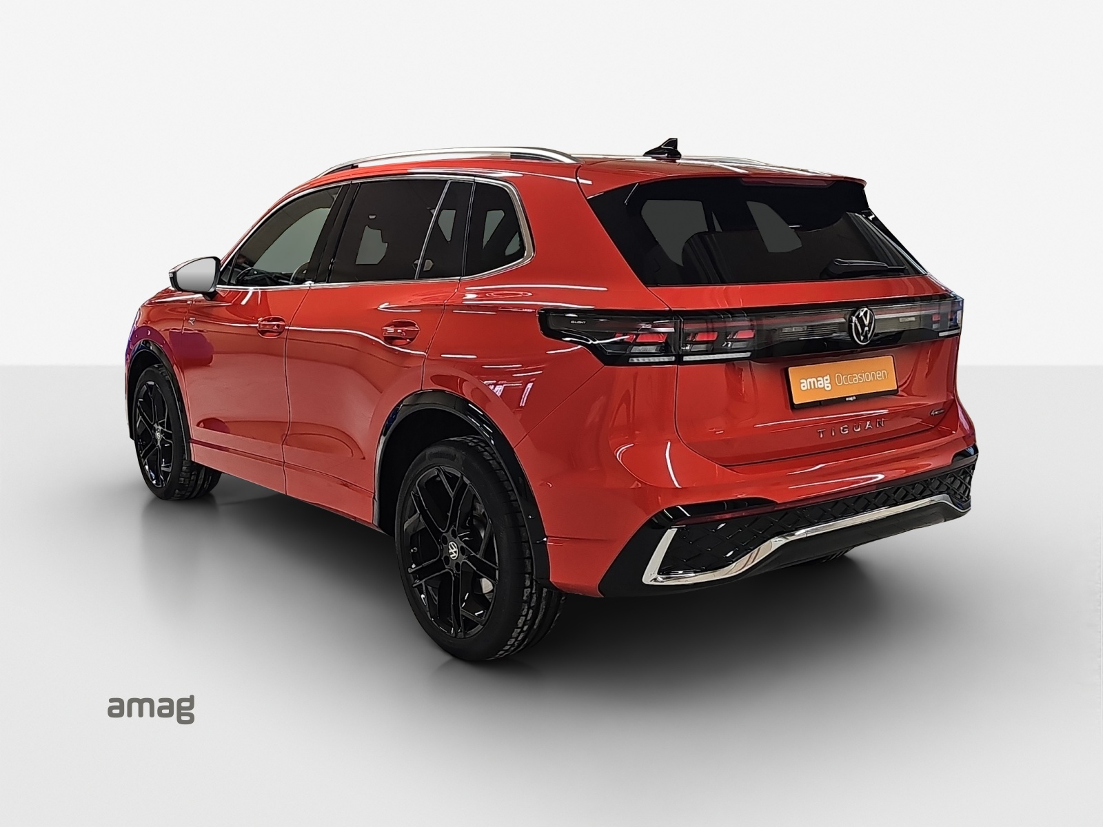 VW Tiguan 2.0 TSI DSG R-Line 4Motion-image-2