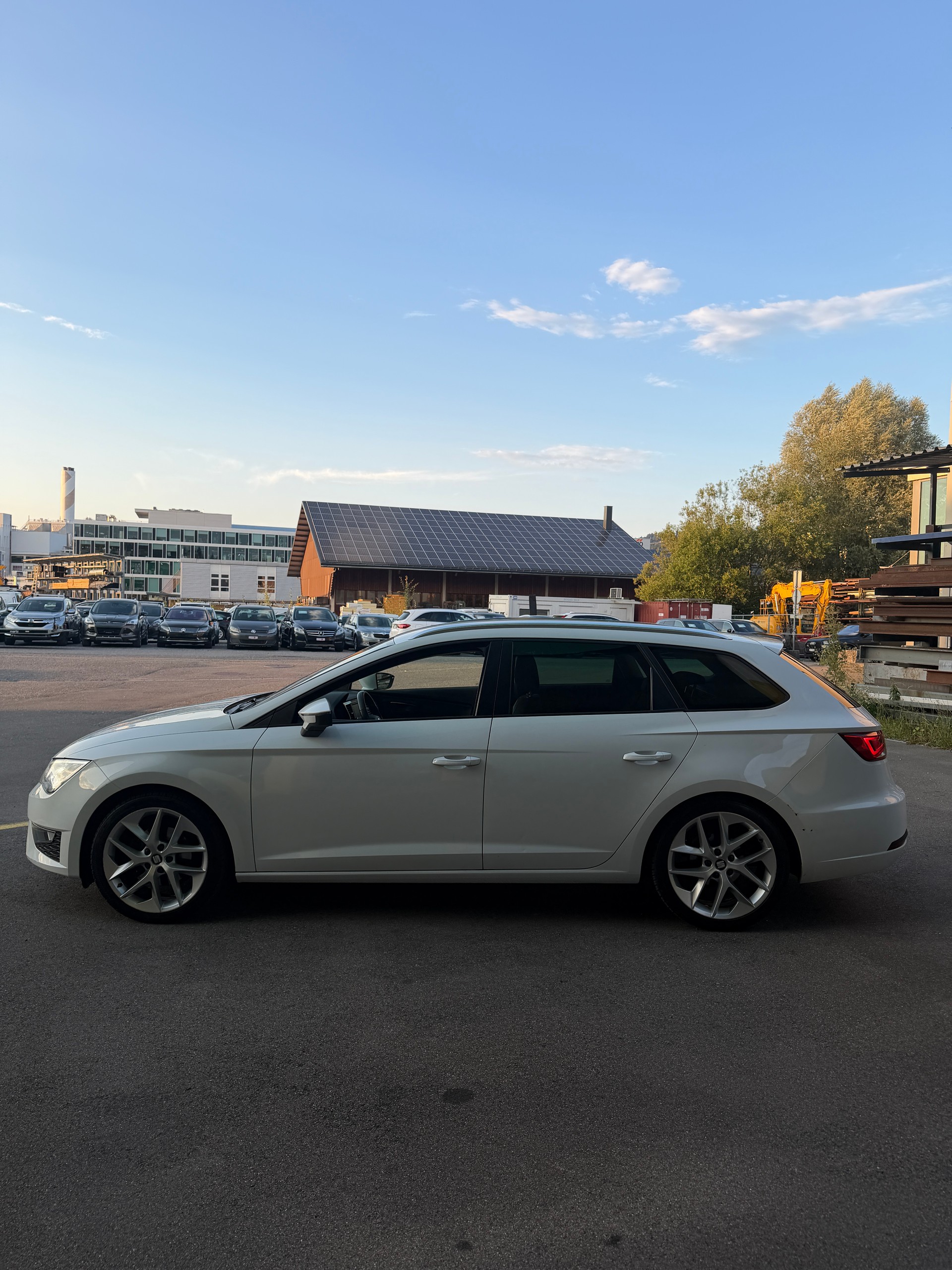 SEAT Leon ST 2.0 TDI FR-image-3