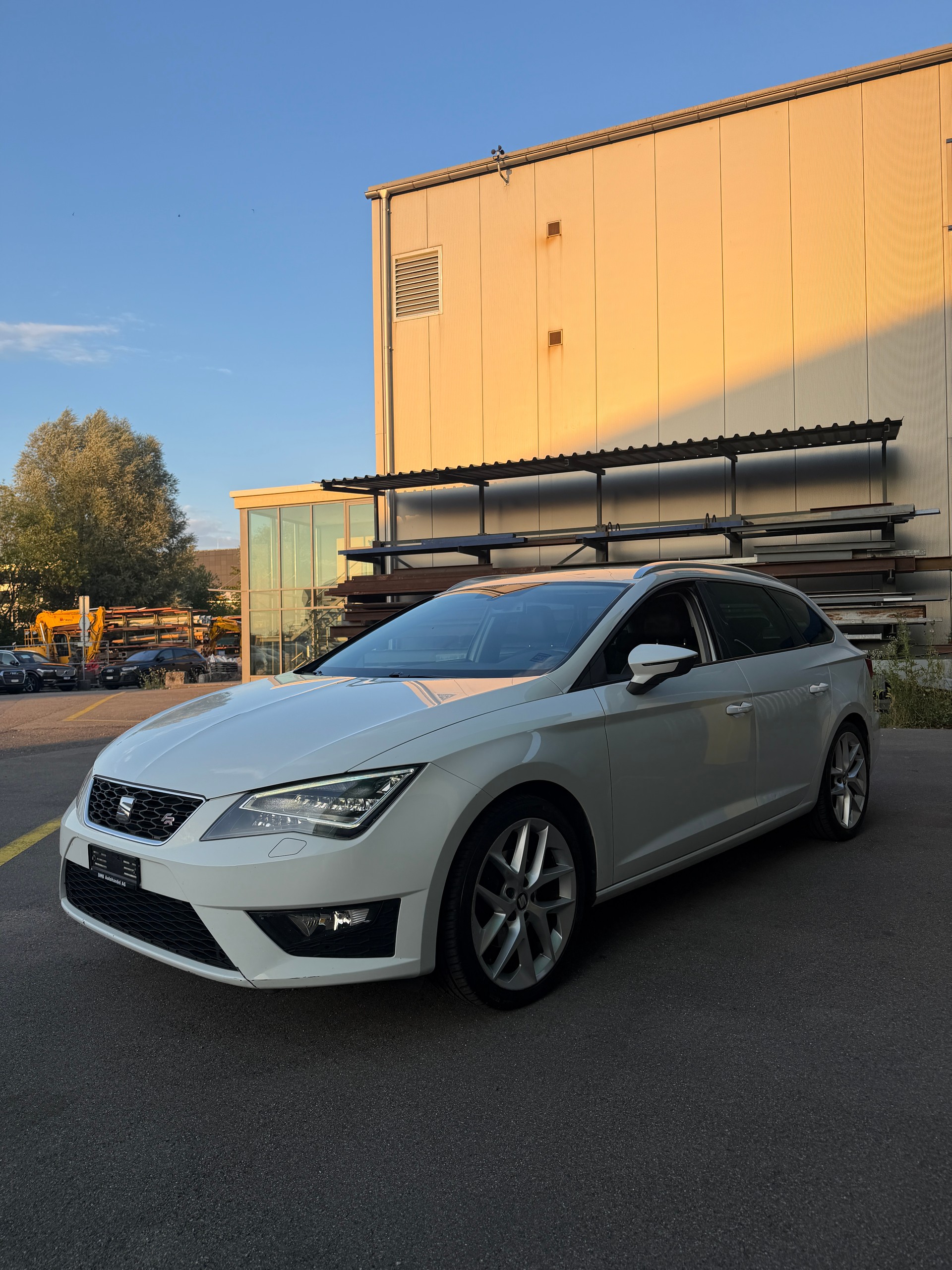 SEAT Leon ST 2.0 TDI FR-image-2