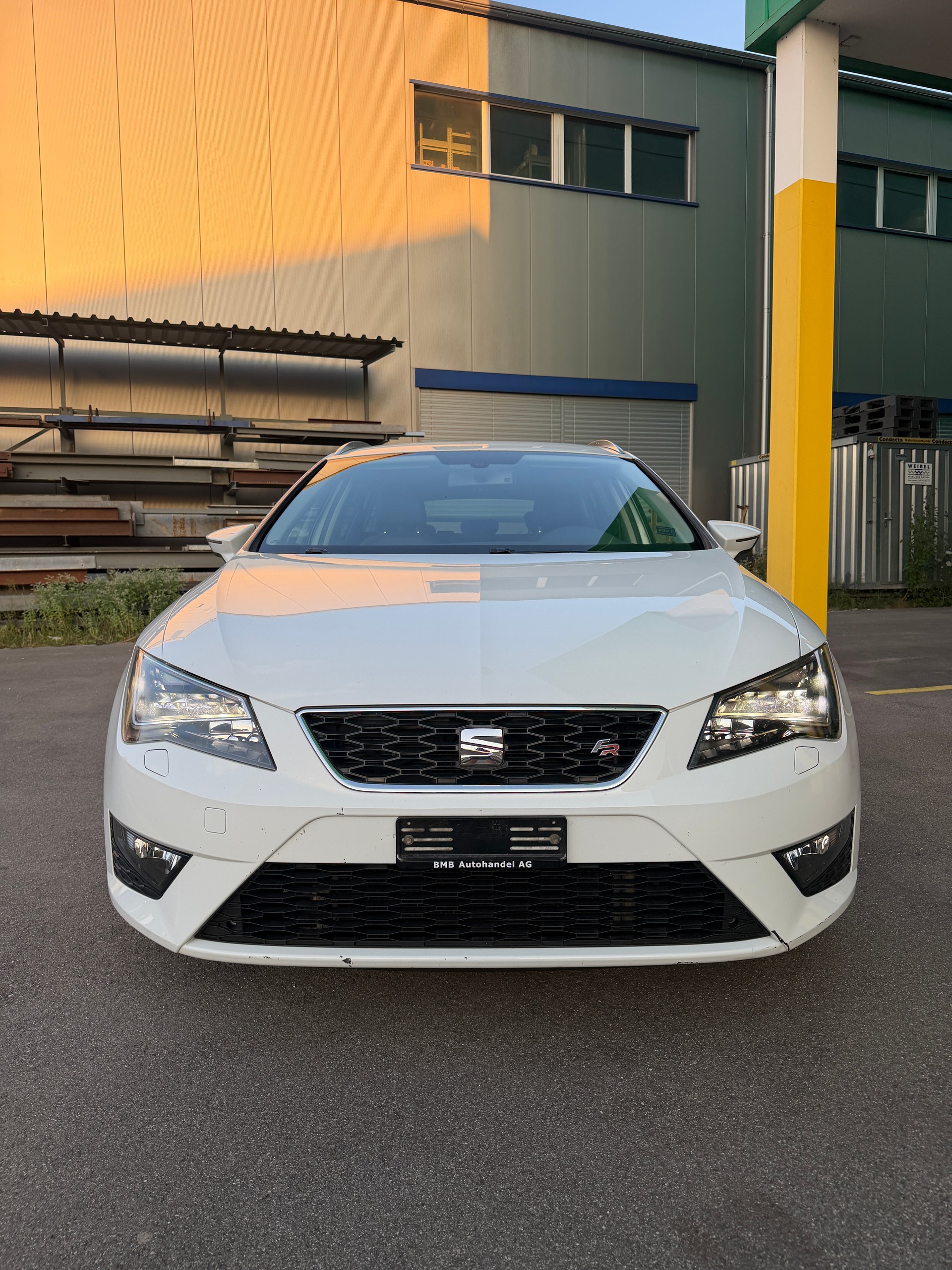 SEAT Leon ST 2.0 TDI FR-image-1