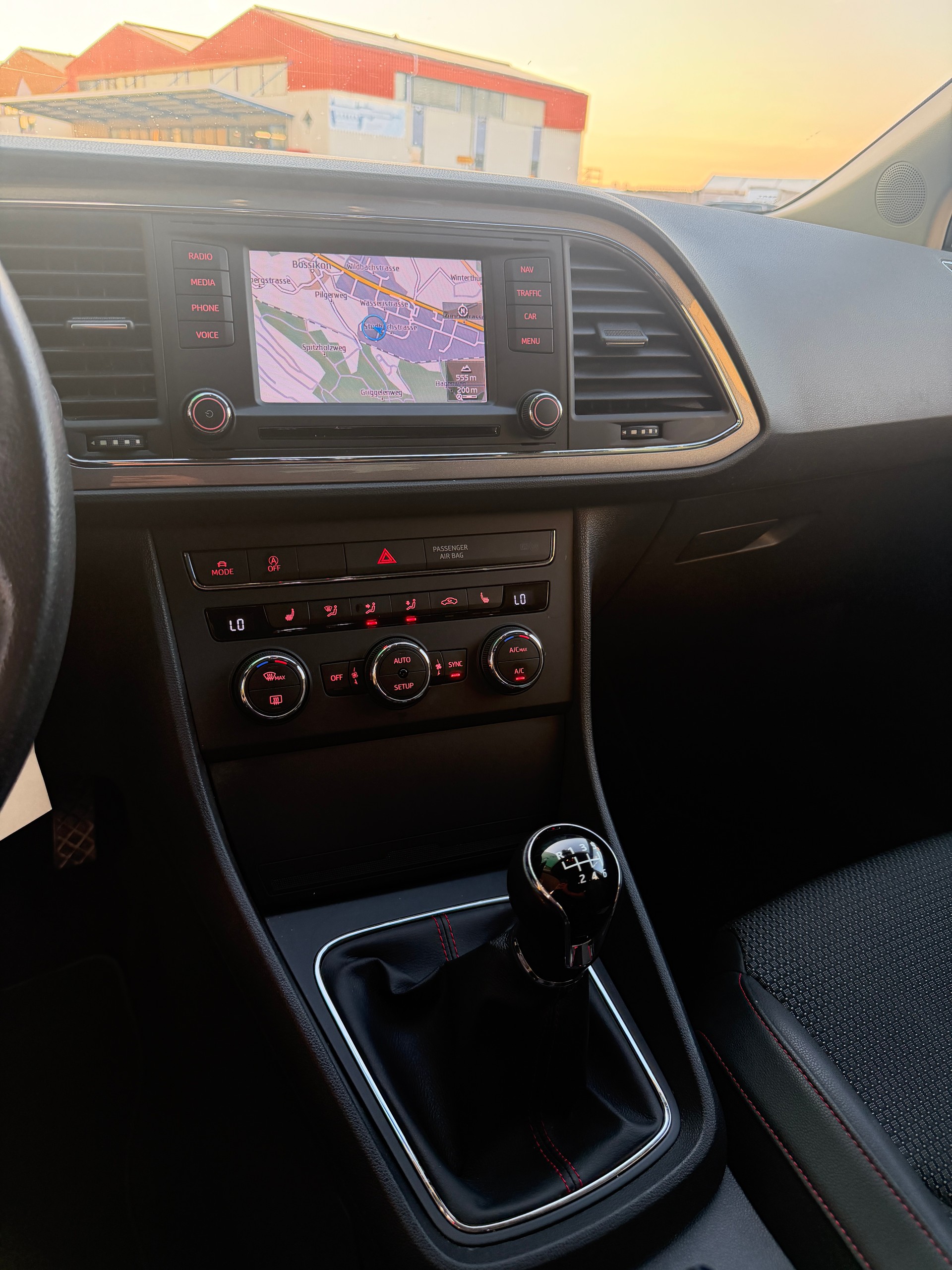 SEAT Leon ST 2.0 TDI FR-image-13