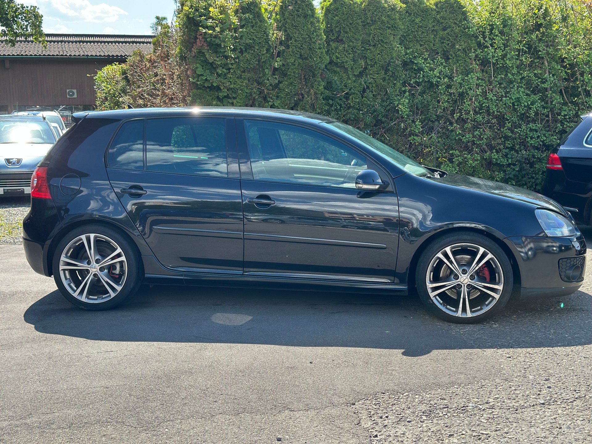 VW Golf 2.0 TFSI GTI-image-1