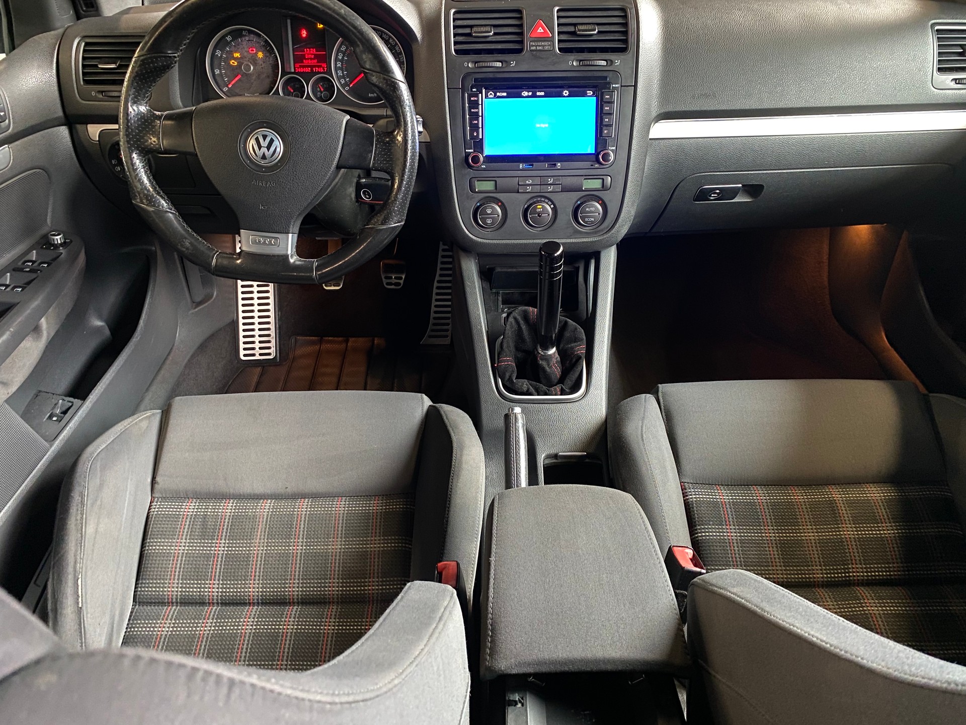 VW Golf 2.0 TFSI GTI-image-10