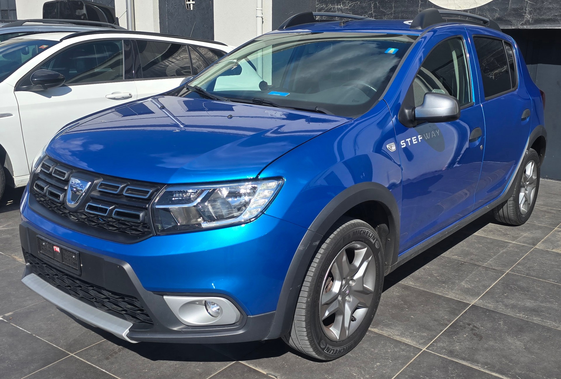 DACIA Sandero 1.0 Laureate-image-1