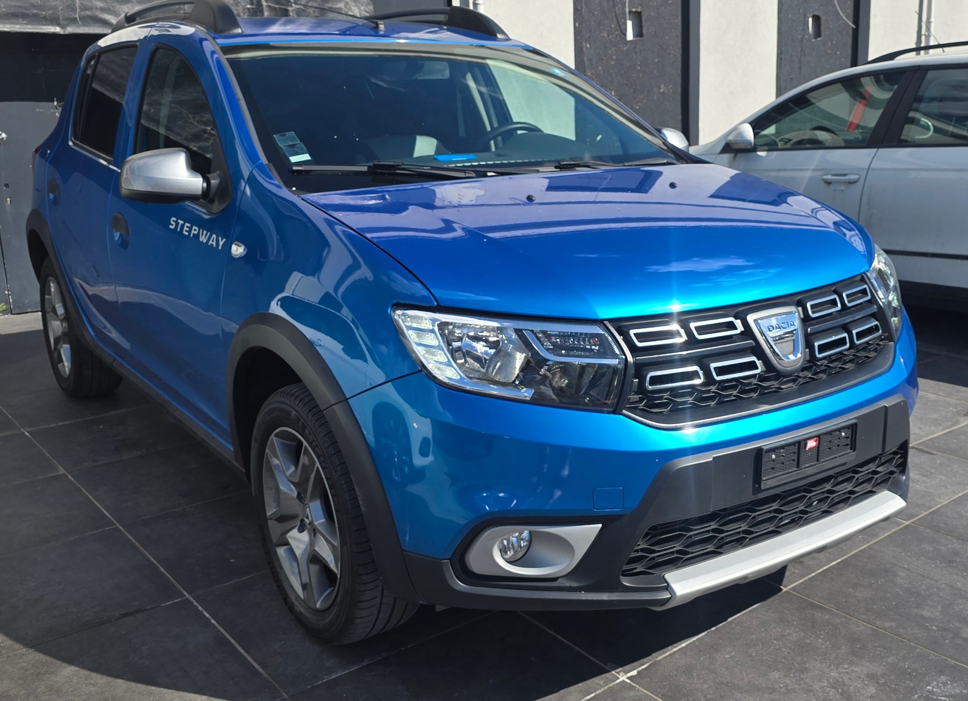 DACIA Sandero 1.0 Laureate-image-0