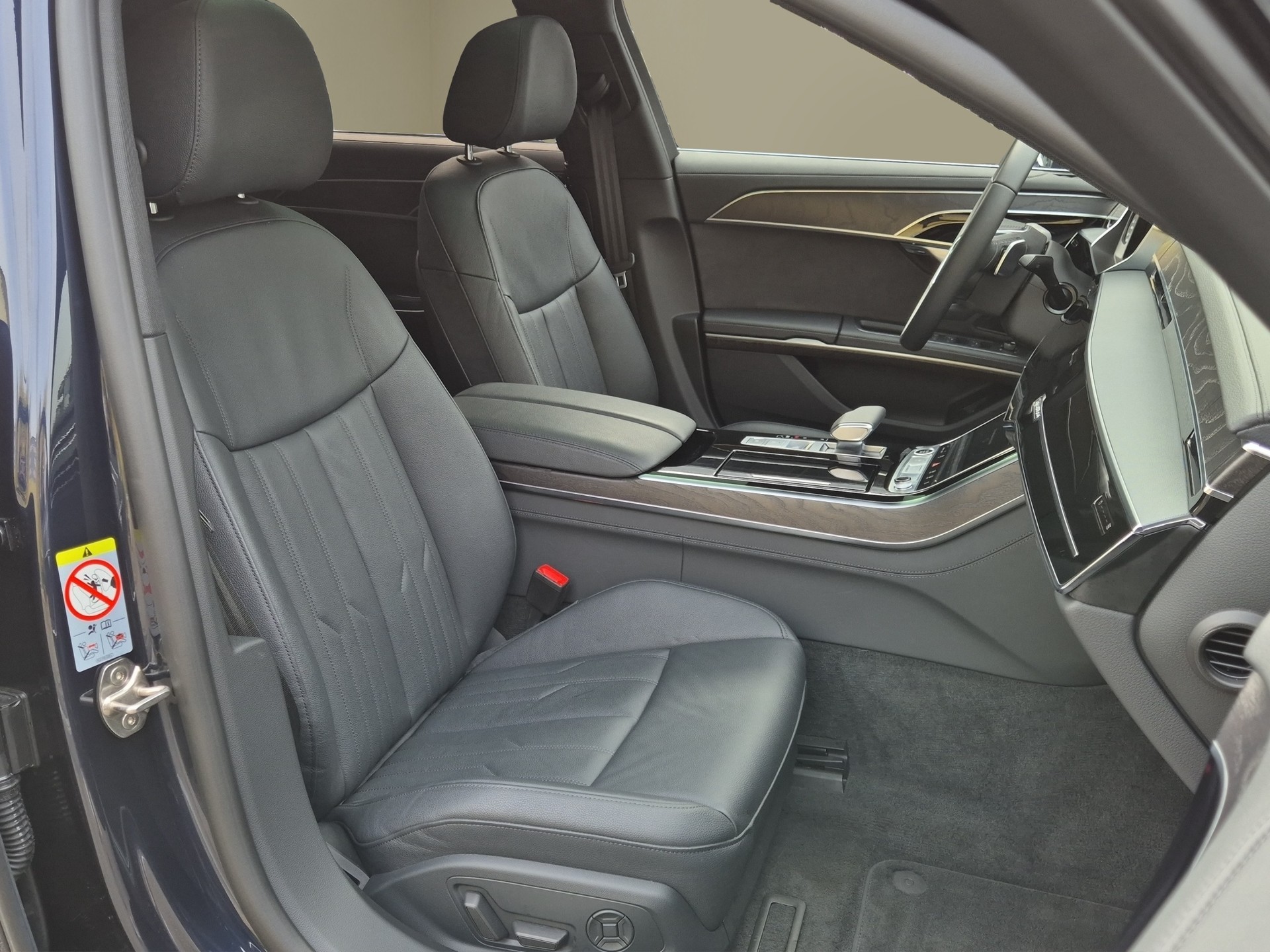 AUDI A8 50 TDI quattro tiptronic-image-15