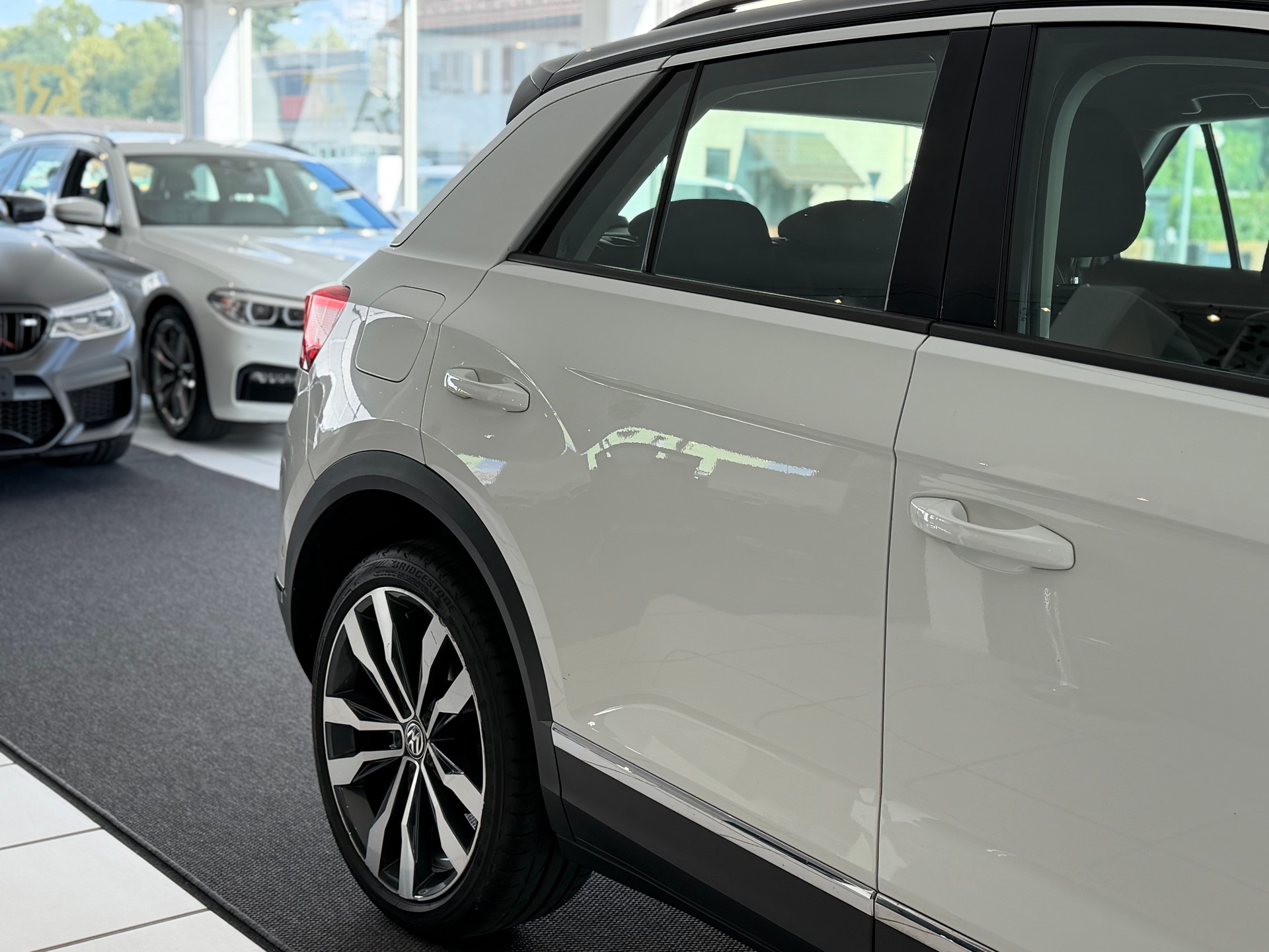VW T-Roc 2.0 TSI Advance DSG 4Motion **ab MFK & Service**-image-5