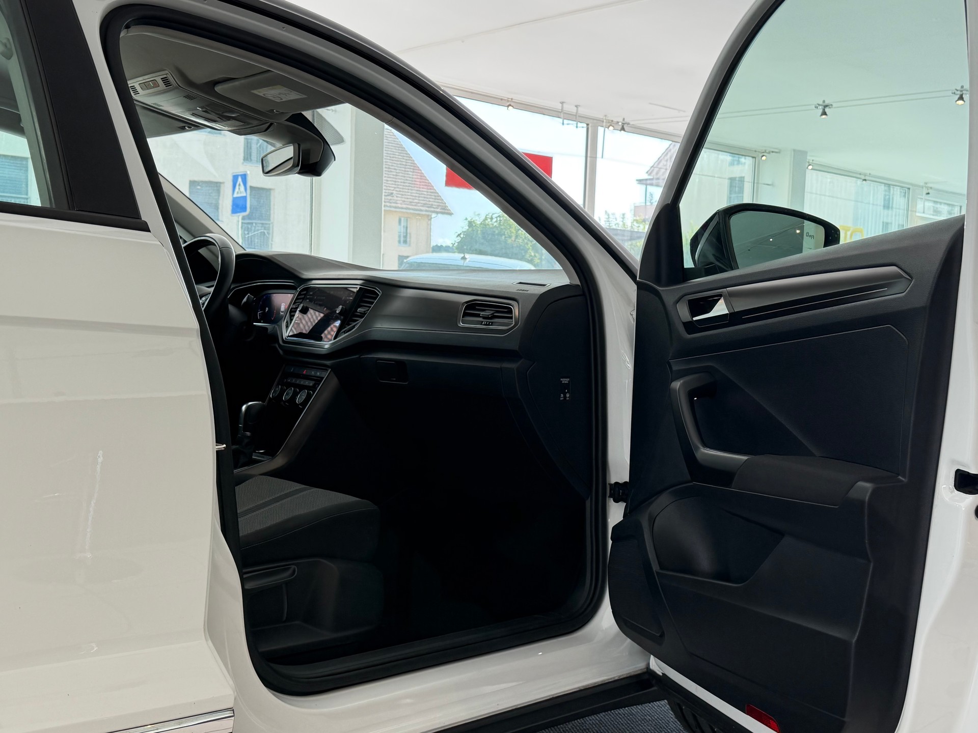 VW T-Roc 2.0 TSI Advance DSG 4Motion **ab MFK & Service**-image-21