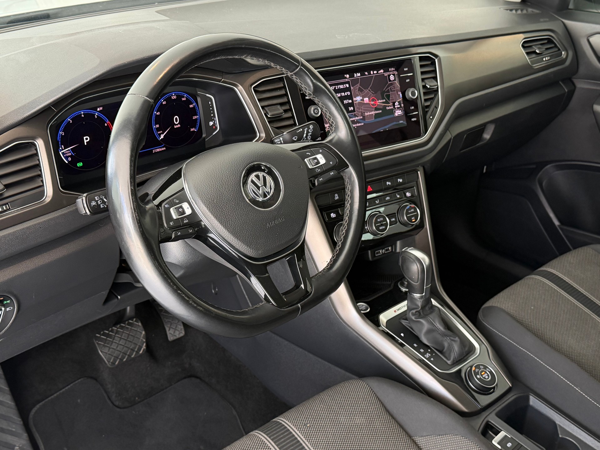 VW T-Roc 2.0 TSI Advance DSG 4Motion **ab MFK & Service**-image-12