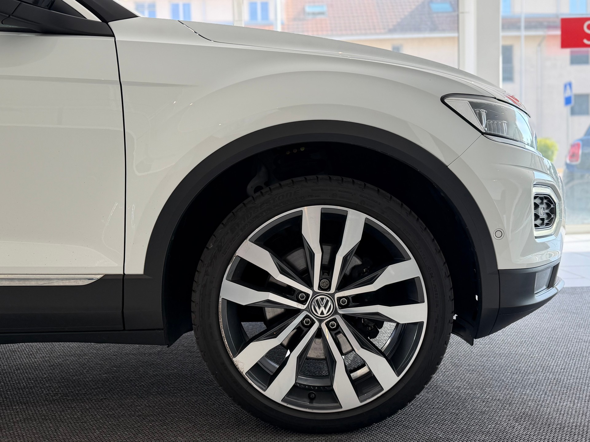 VW T-Roc 2.0 TSI Advance DSG 4Motion **ab MFK & Service**-image-4