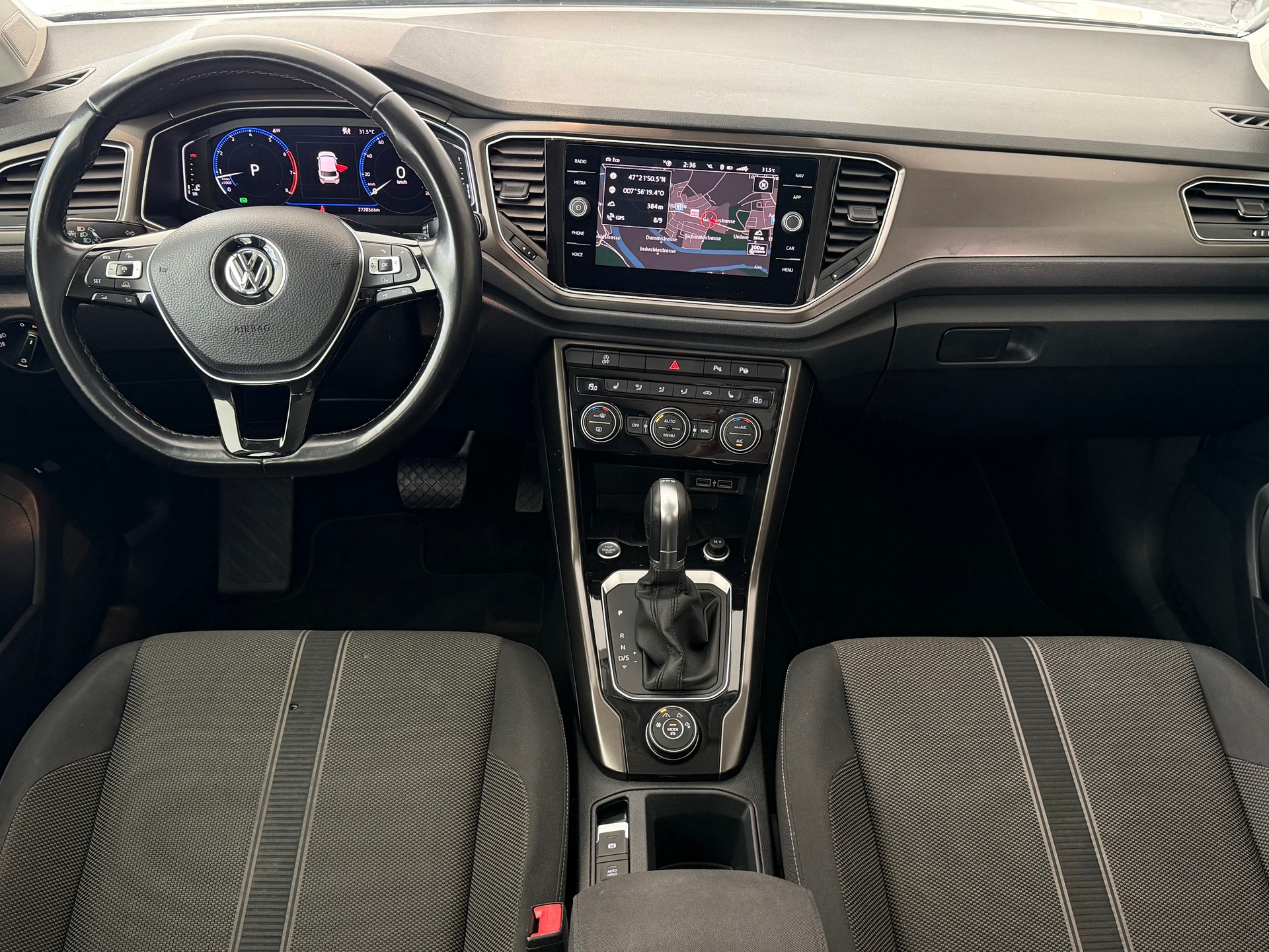 VW T-Roc 2.0 TSI Advance DSG 4Motion **ab MFK & Service**-image-13