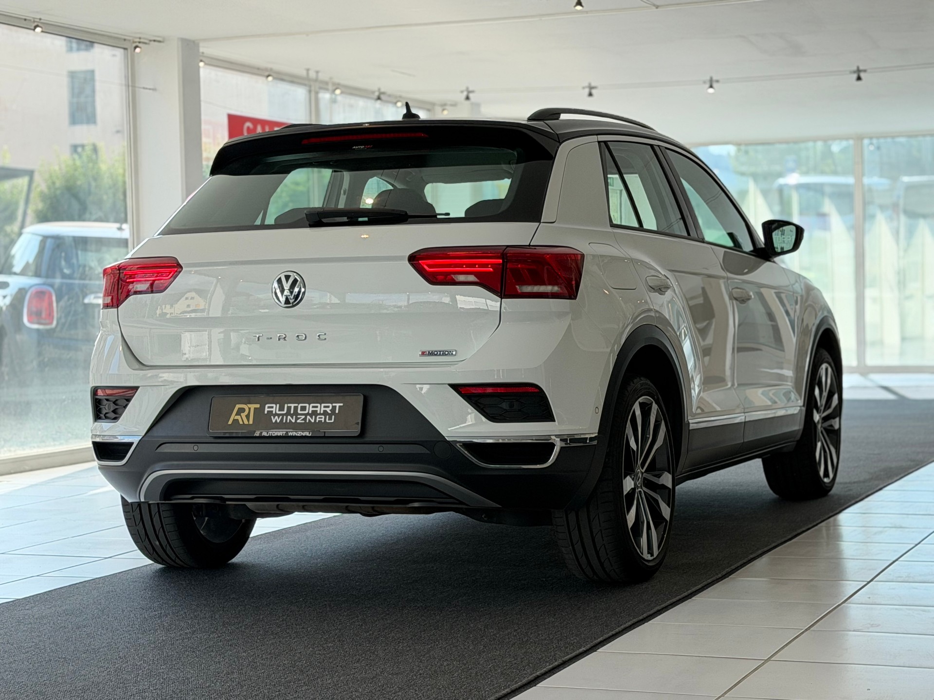VW T-Roc 2.0 TSI Advance DSG 4Motion **ab MFK & Service**-image-6