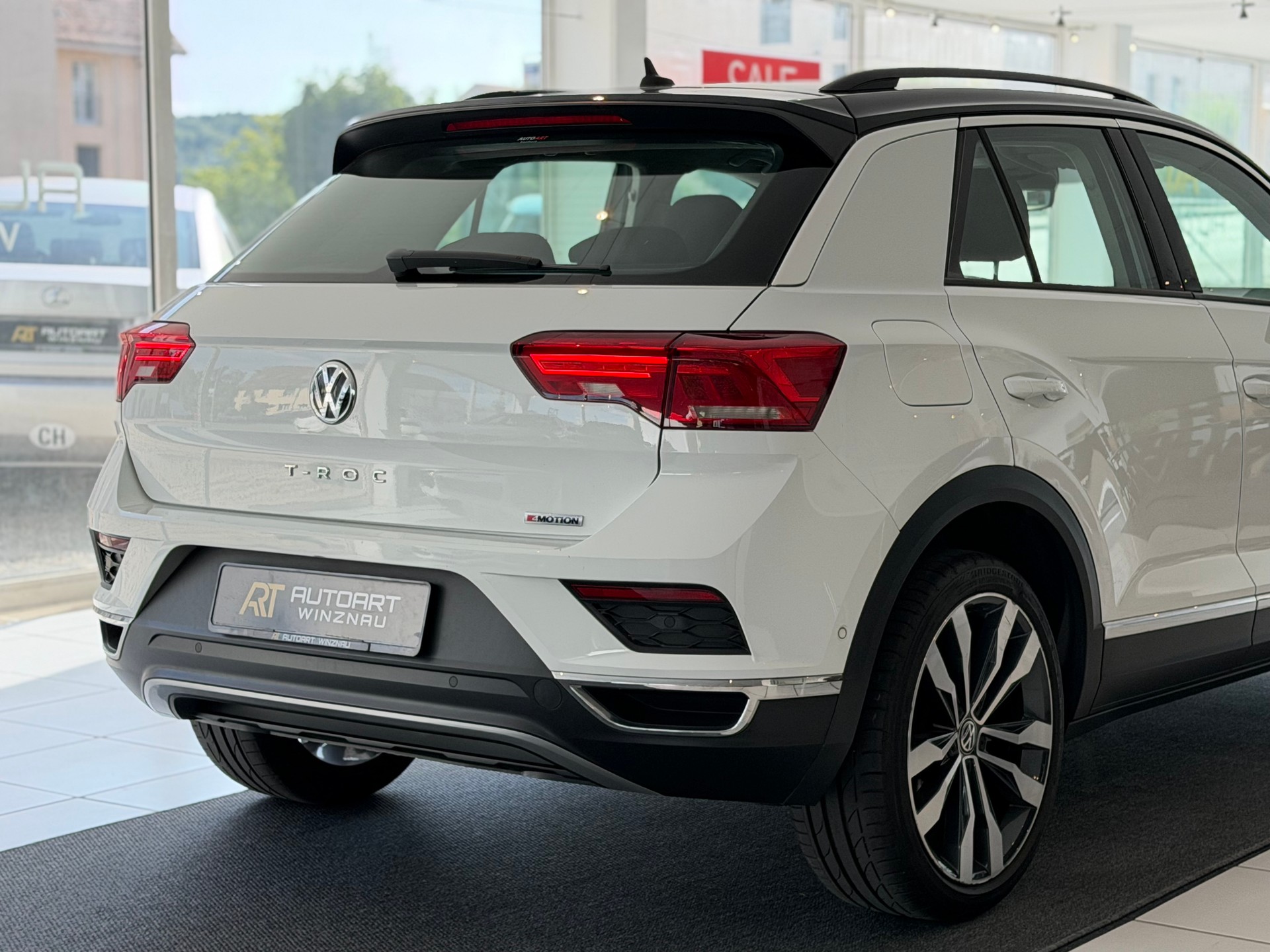 VW T-Roc 2.0 TSI Advance DSG 4Motion **ab MFK & Service**-image-7