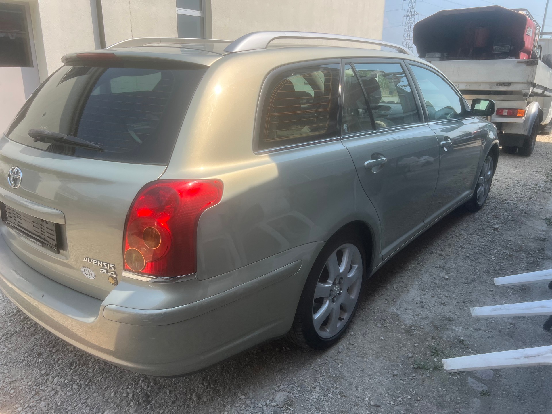TOYOTA Avensis 2.4 D4 VVT-i Linea Sol Sportswagon T-Step5-image-8
