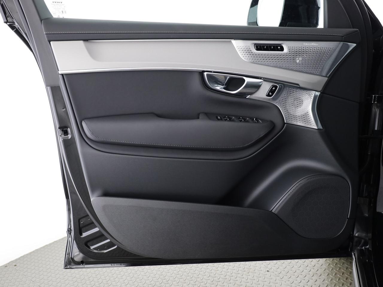 VOLVO XC90 2.0 T8 TE Black Edition eAWD-image-17