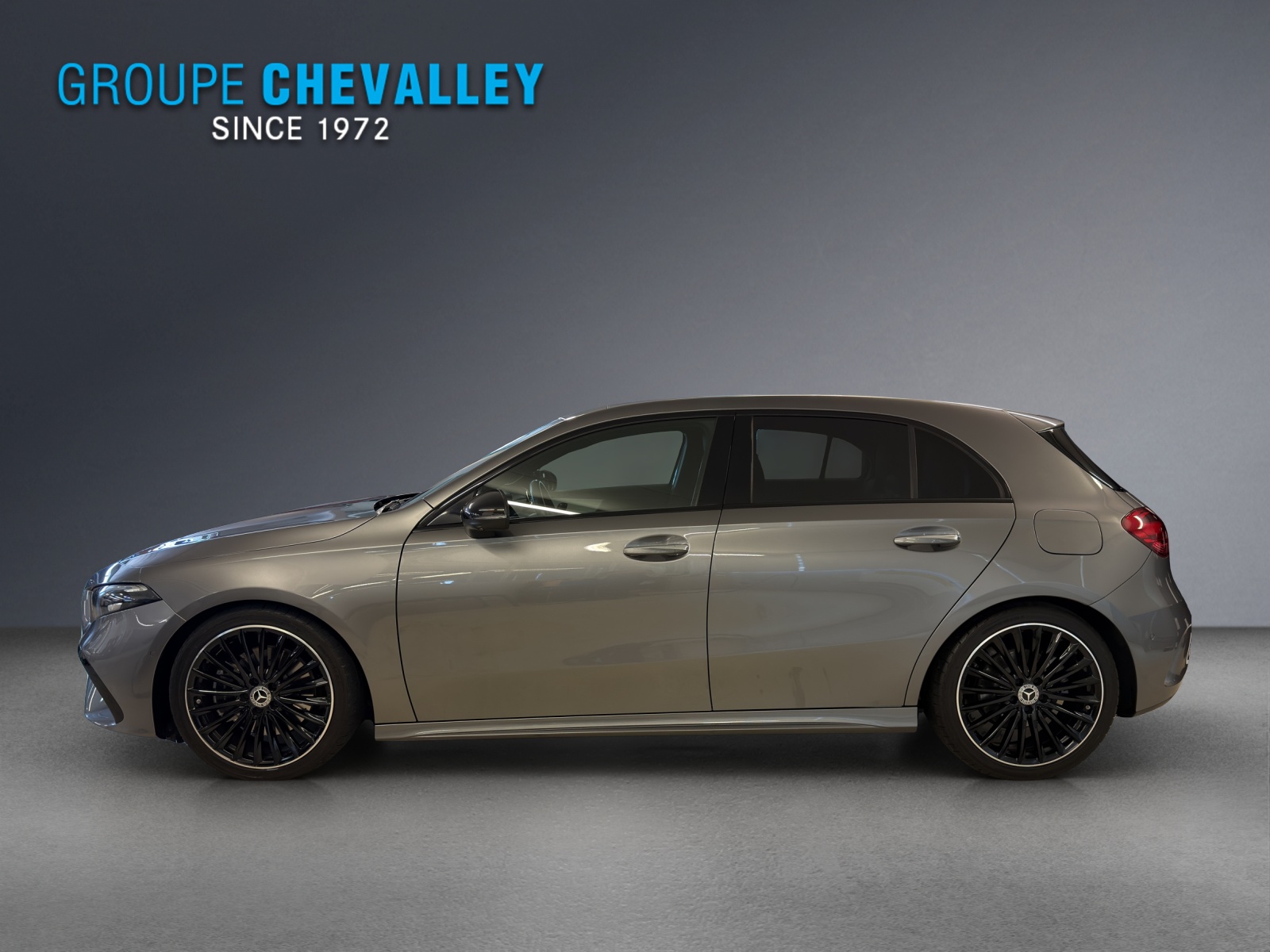 MERCEDES-BENZ A 220 4Matic 8G-DCT-showroom-element-2
