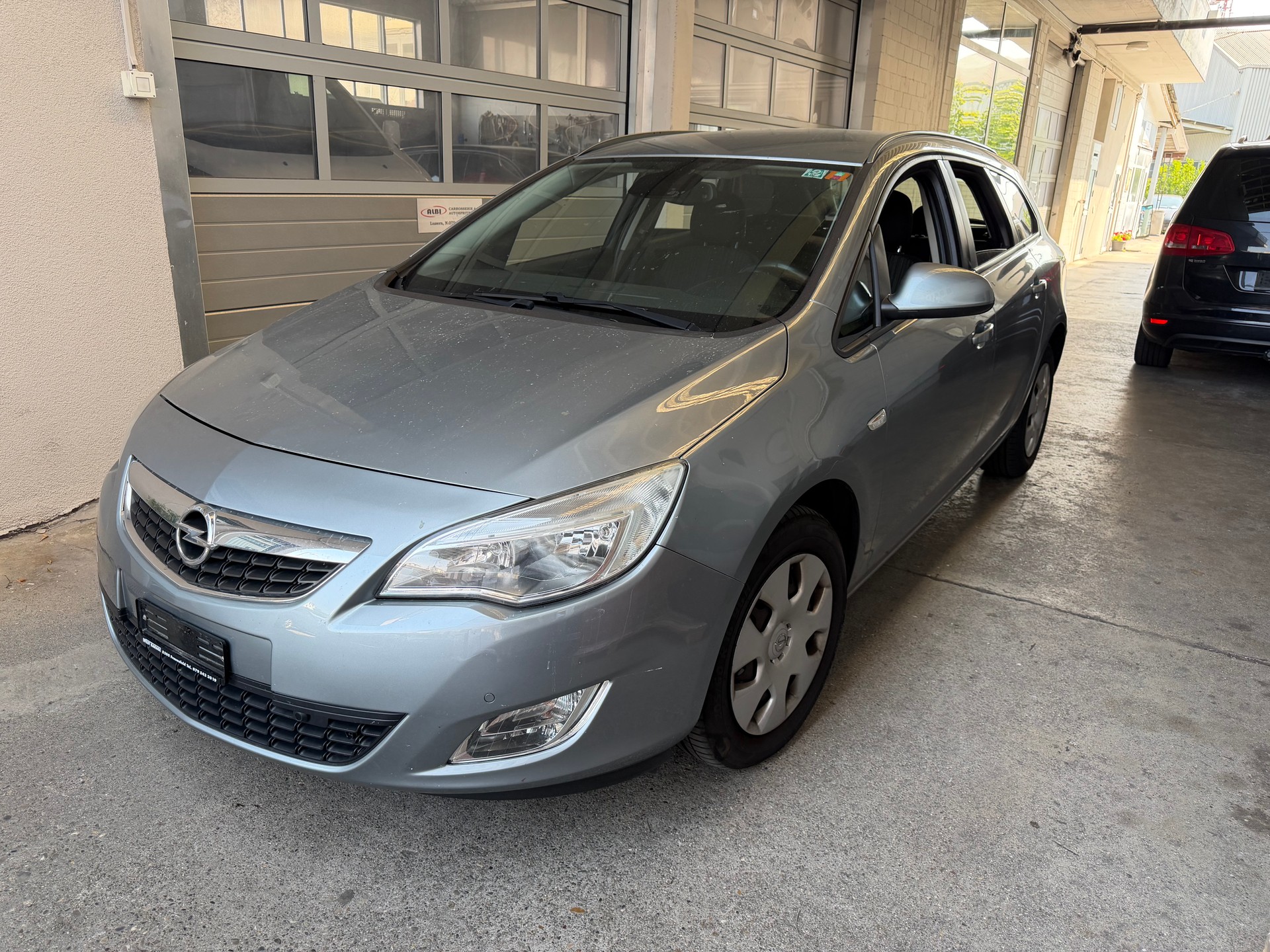 OPEL Astra SportsTourer 2.0 CDTi Enjoy Automatic-image-2