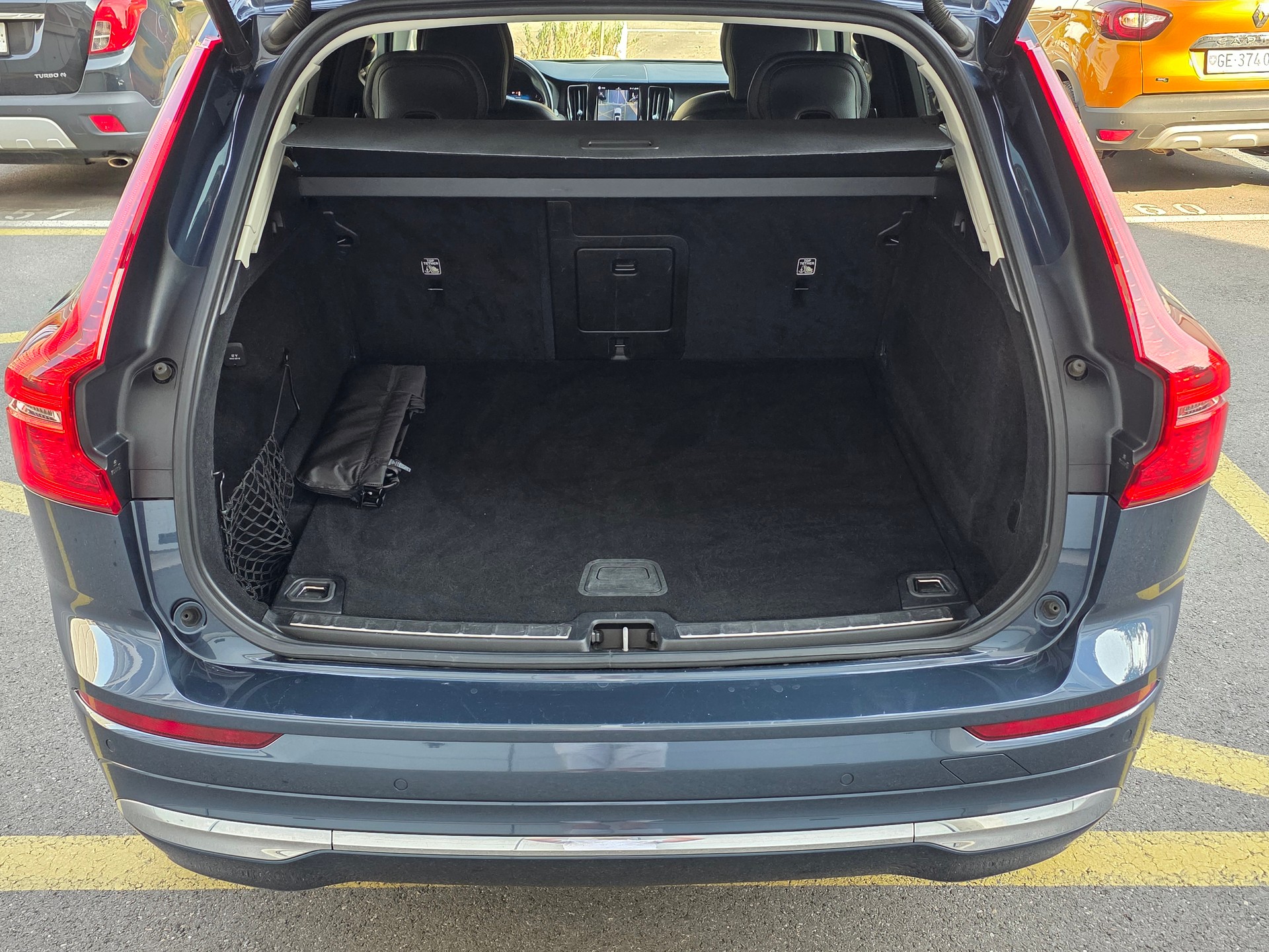 VOLVO XC60 B5 Diesel Mild Hybrid AWD Inscription Geartronic-image-15