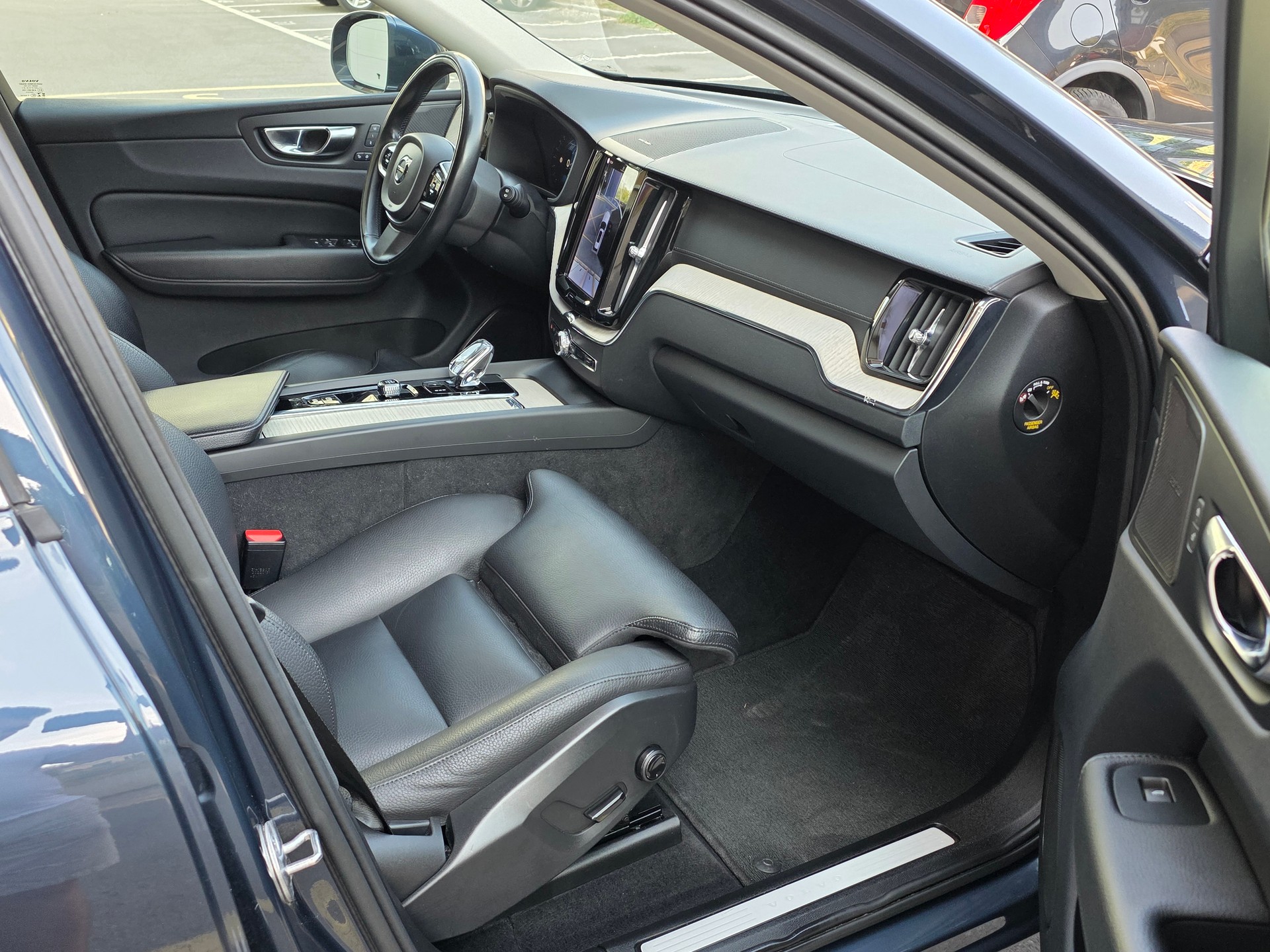 VOLVO XC60 B5 Diesel Mild Hybrid AWD Inscription Geartronic-image-11