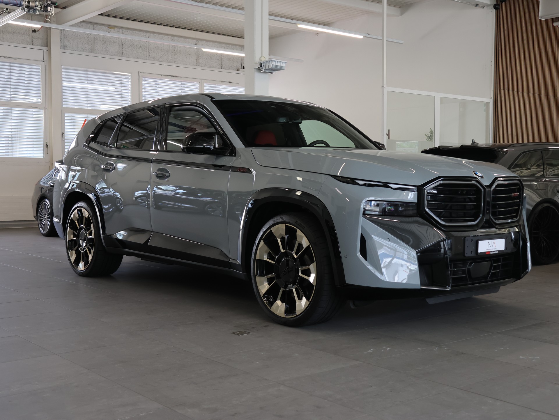 BMW XM xDrive PHEV Steptronic Label *Panoramadach* *360 Kamera* *Bowers & Wilkins*-image-1