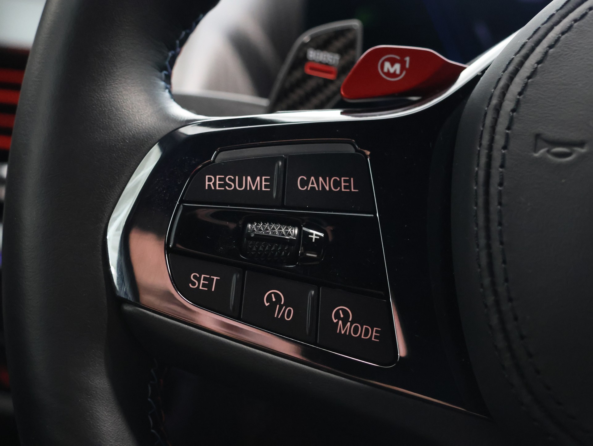 BMW XM xDrive PHEV Steptronic Label *Panoramadach* *360 Kamera* *Bowers & Wilkins*-image-36
