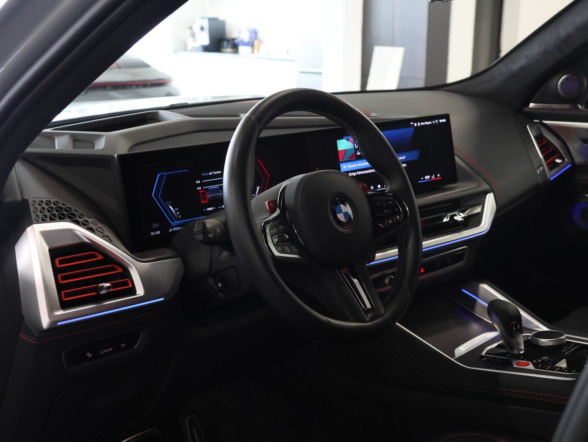BMW XM xDrive PHEV Steptronic Label *Panoramadach* *360 Kamera* *Bowers & Wilkins*-image-17