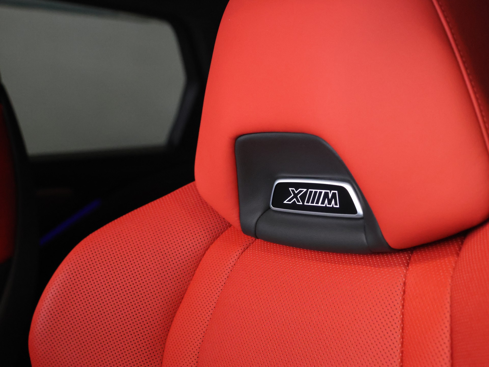 BMW XM xDrive PHEV Steptronic Label *Panoramadach* *360 Kamera* *Bowers & Wilkins*-image-14