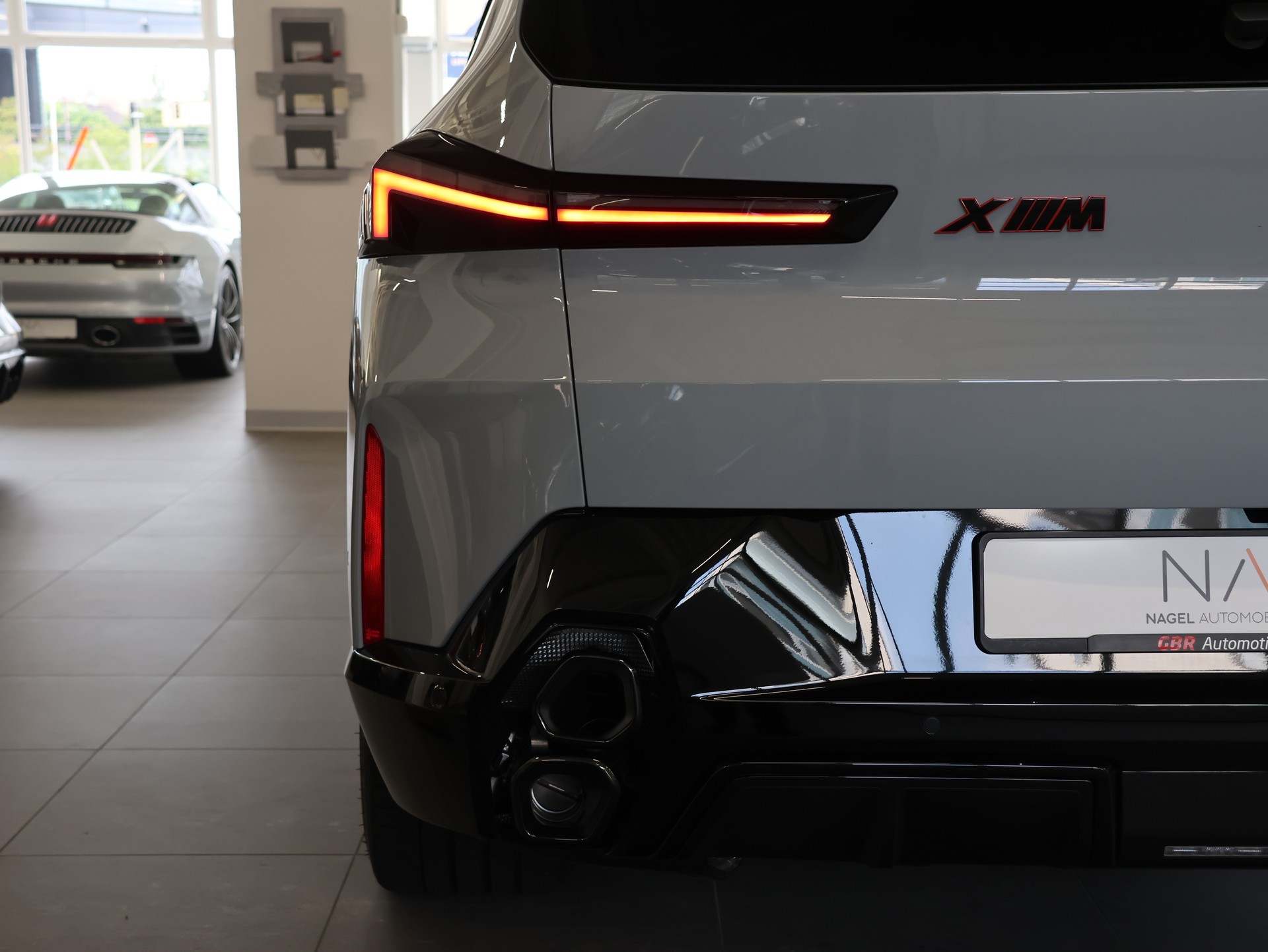 BMW XM xDrive PHEV Steptronic Label *Panoramadach* *360 Kamera* *Bowers & Wilkins*-image-48
