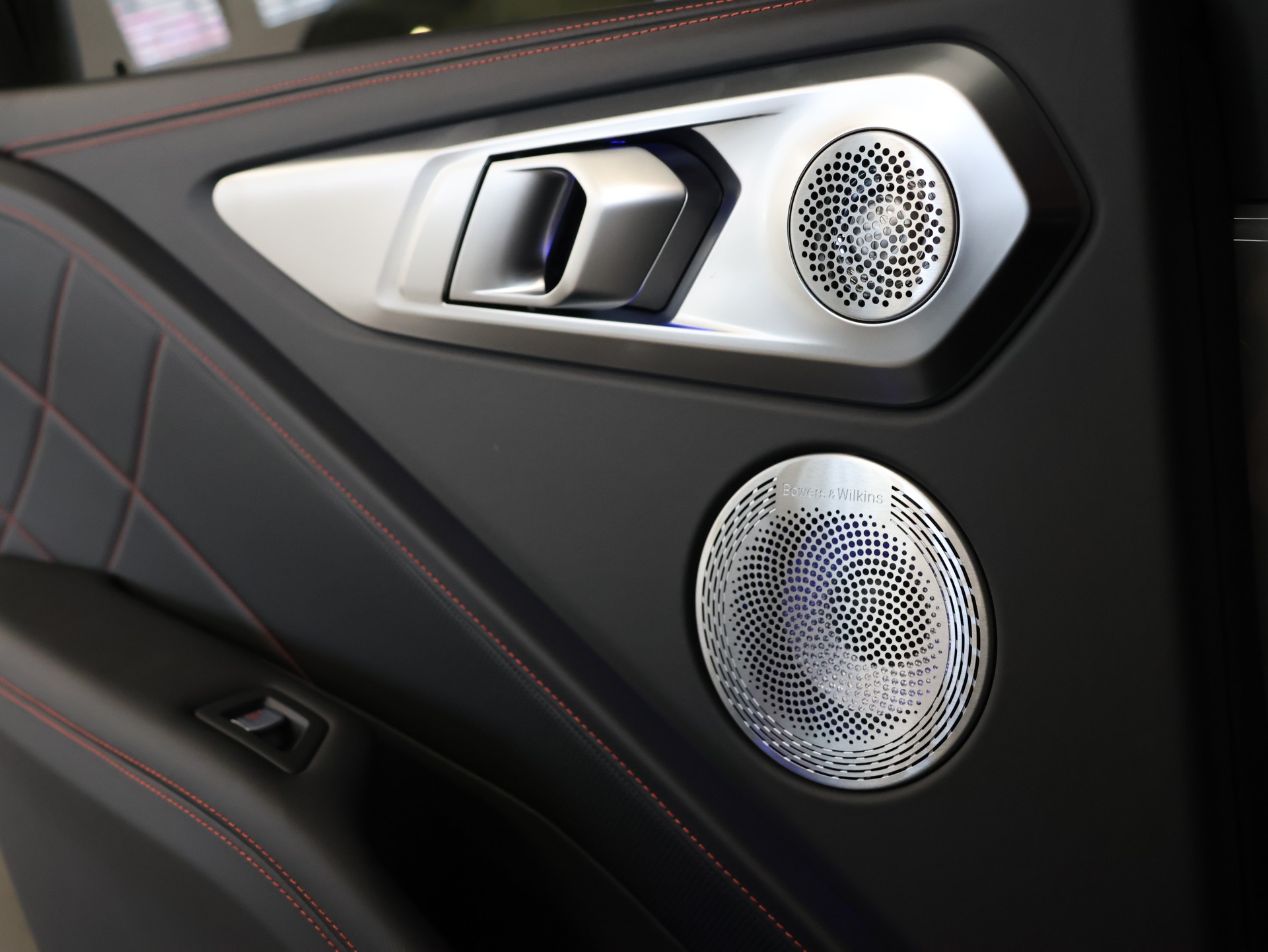 BMW XM xDrive PHEV Steptronic Label *Panoramadach* *360 Kamera* *Bowers & Wilkins*-image-46