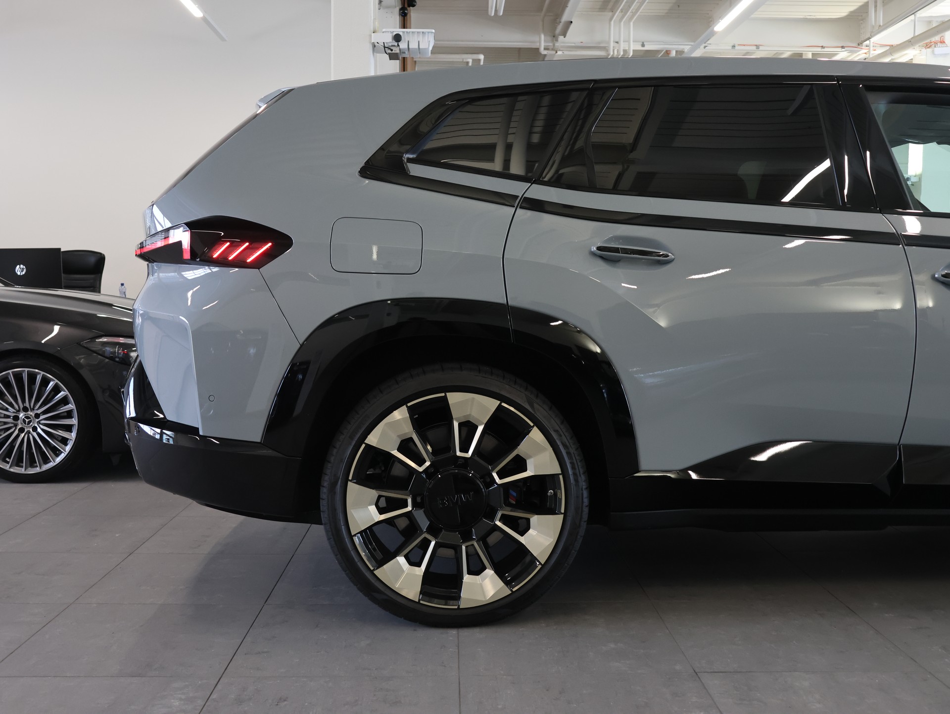 BMW XM xDrive PHEV Steptronic Label *Panoramadach* *360 Kamera* *Bowers & Wilkins*-image-6