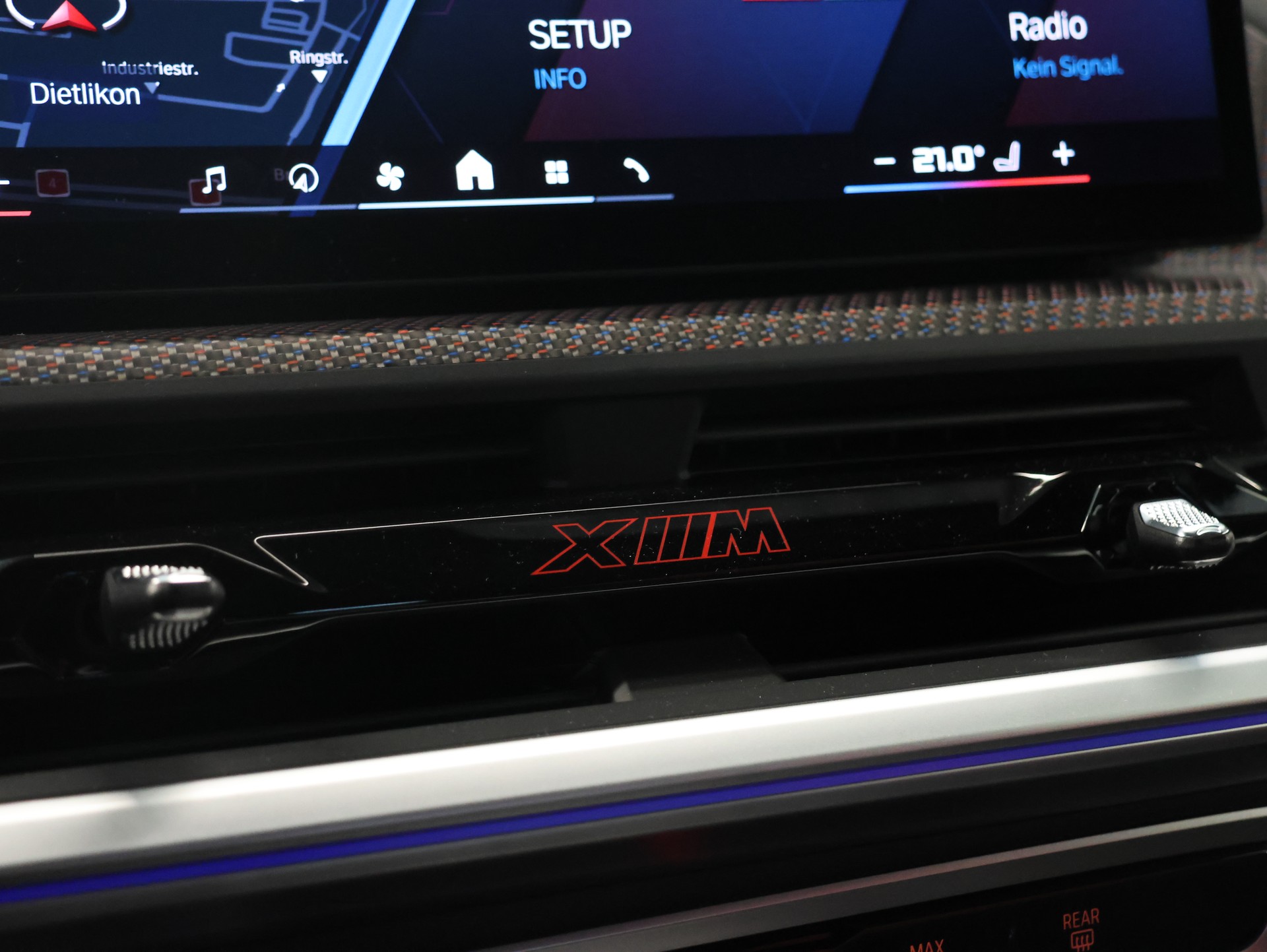 BMW XM xDrive PHEV Steptronic Label *Panoramadach* *360 Kamera* *Bowers & Wilkins*-image-27