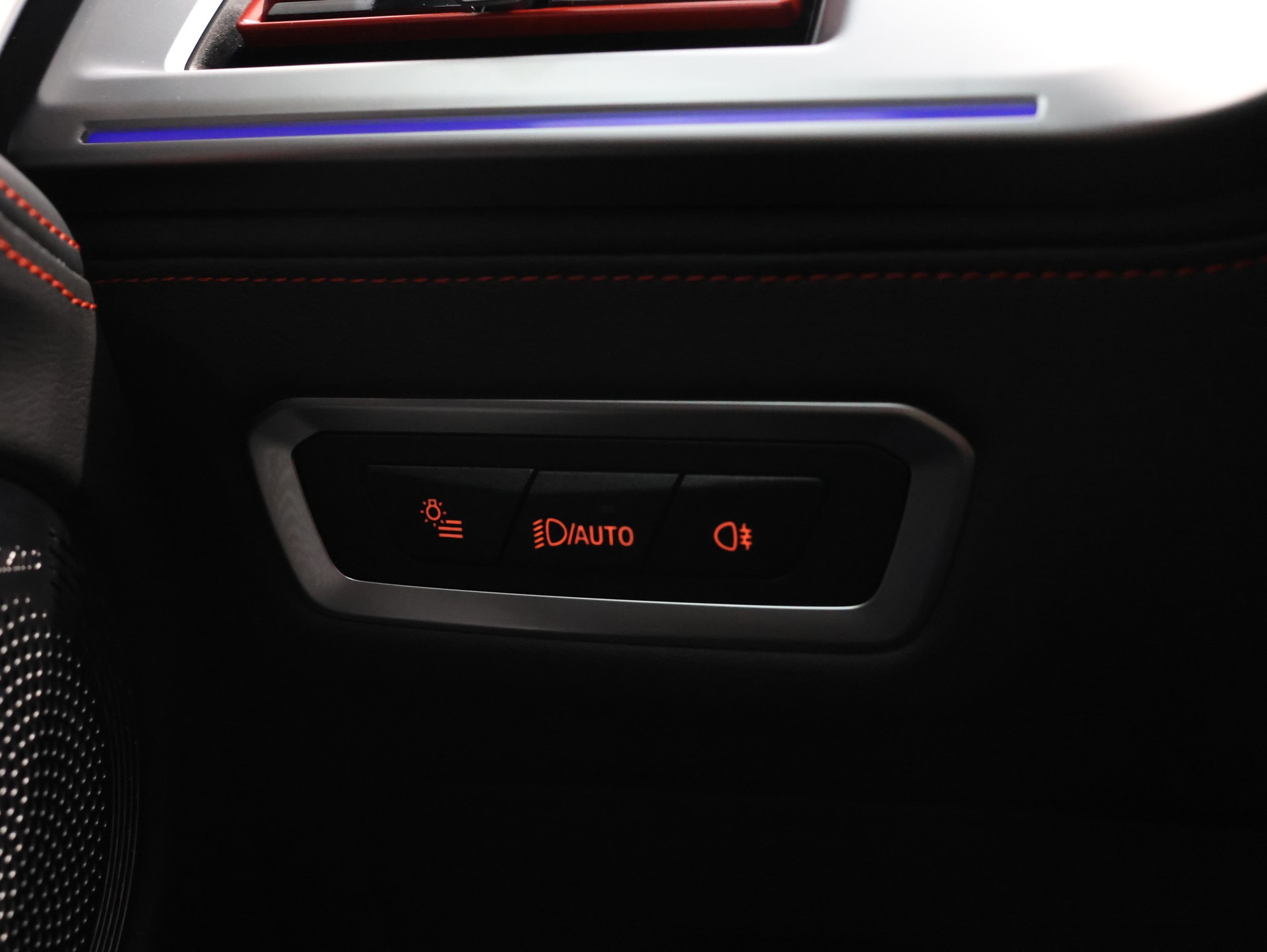 BMW XM xDrive PHEV Steptronic Label *Panoramadach* *360 Kamera* *Bowers & Wilkins*-image-40