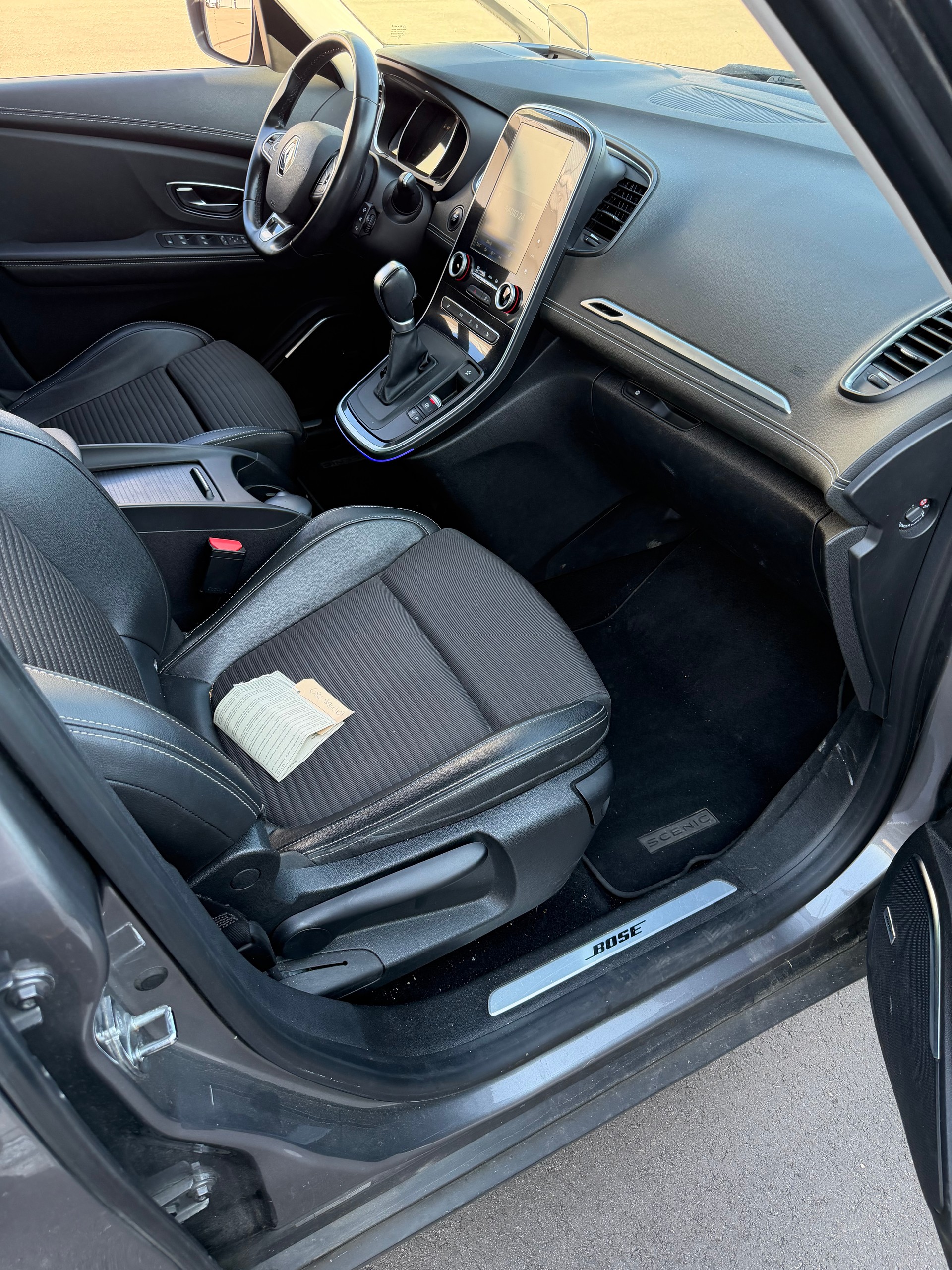 RENAULT Grand Scénic 1.6 dCi Initiale Paris EDC-image-4