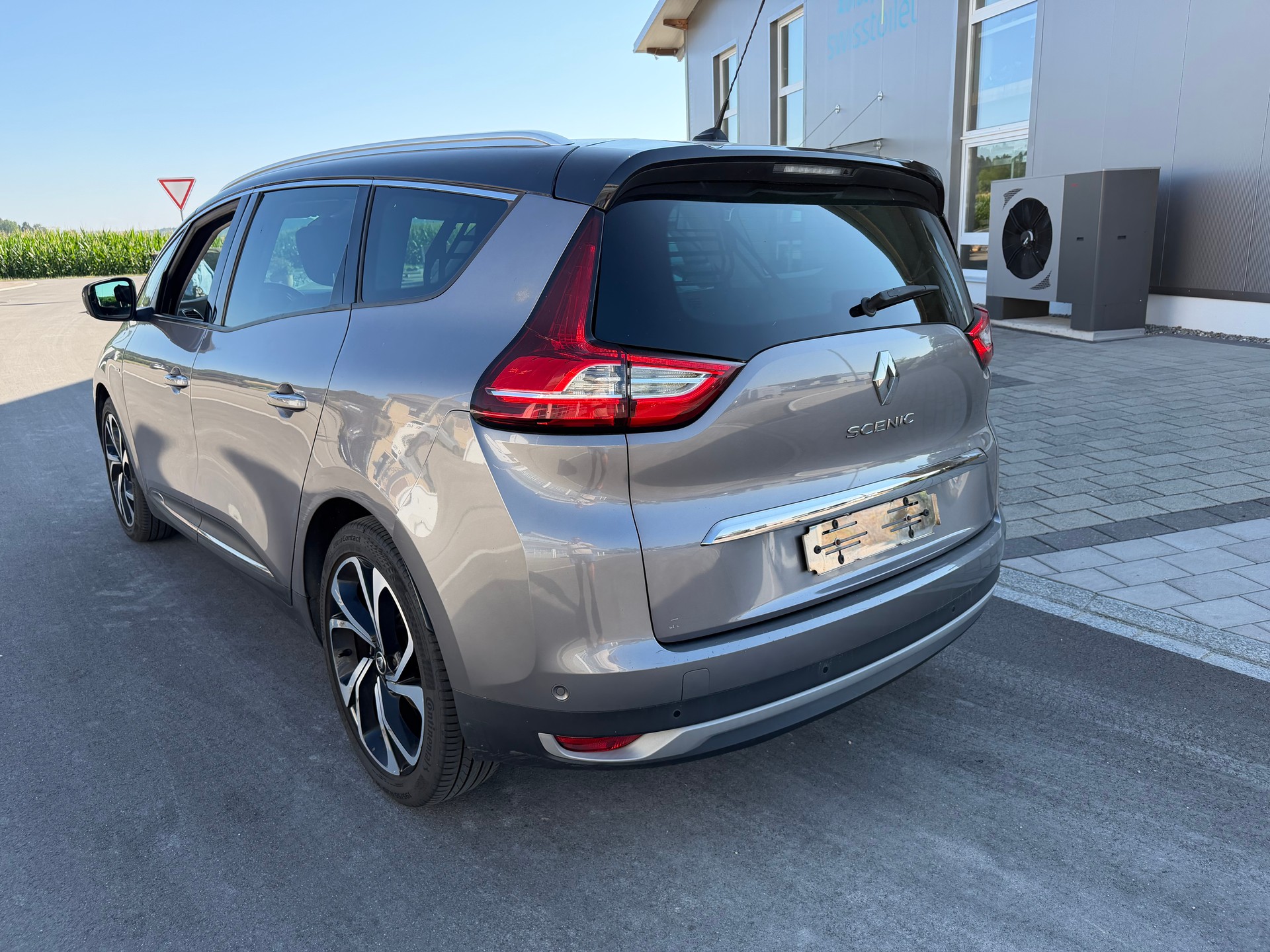 RENAULT Grand Scénic 1.6 dCi Initiale Paris EDC-image-8