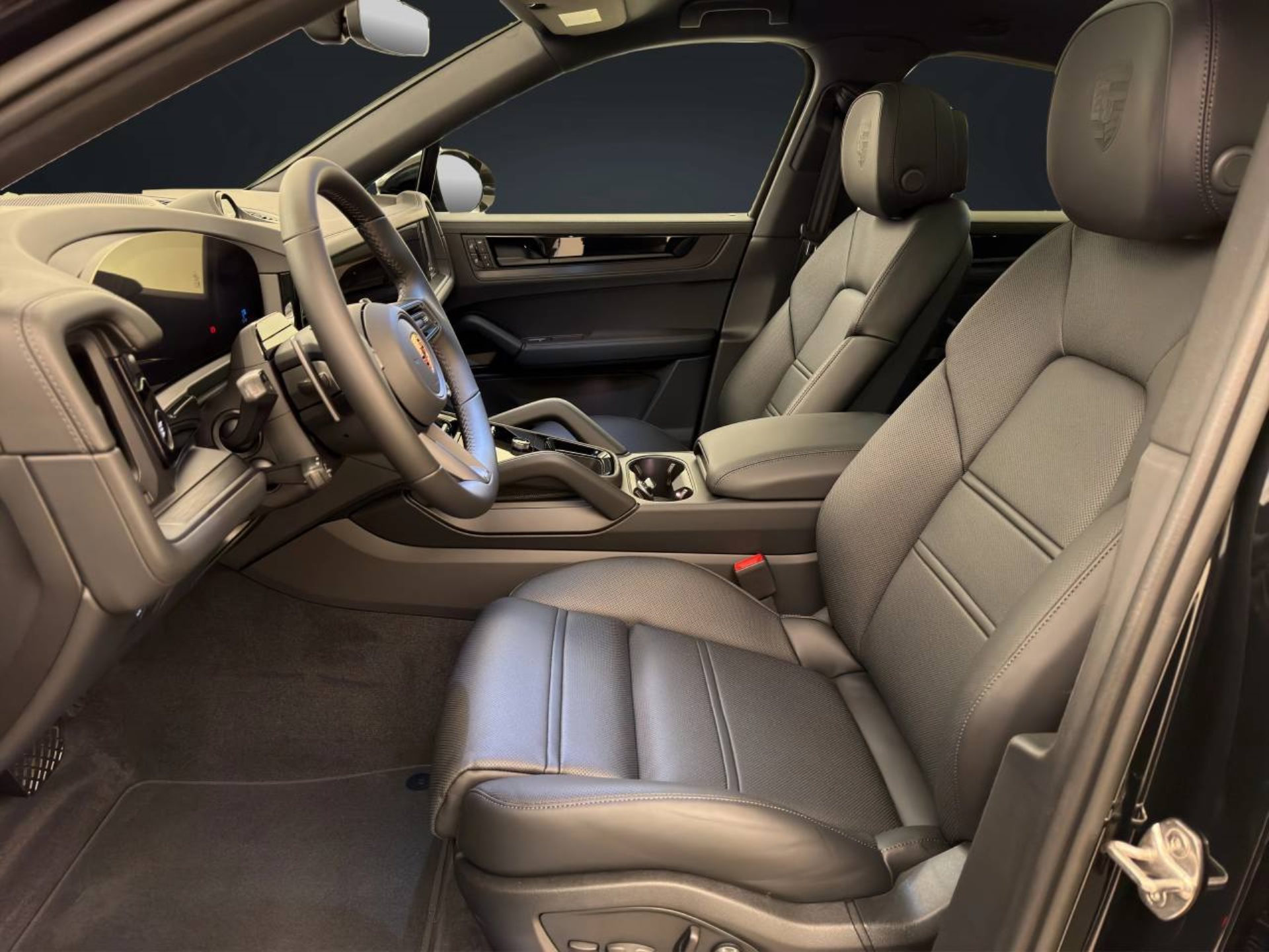 PORSCHE Cayenne E-Hybrid Coupé Black Edition-image-3