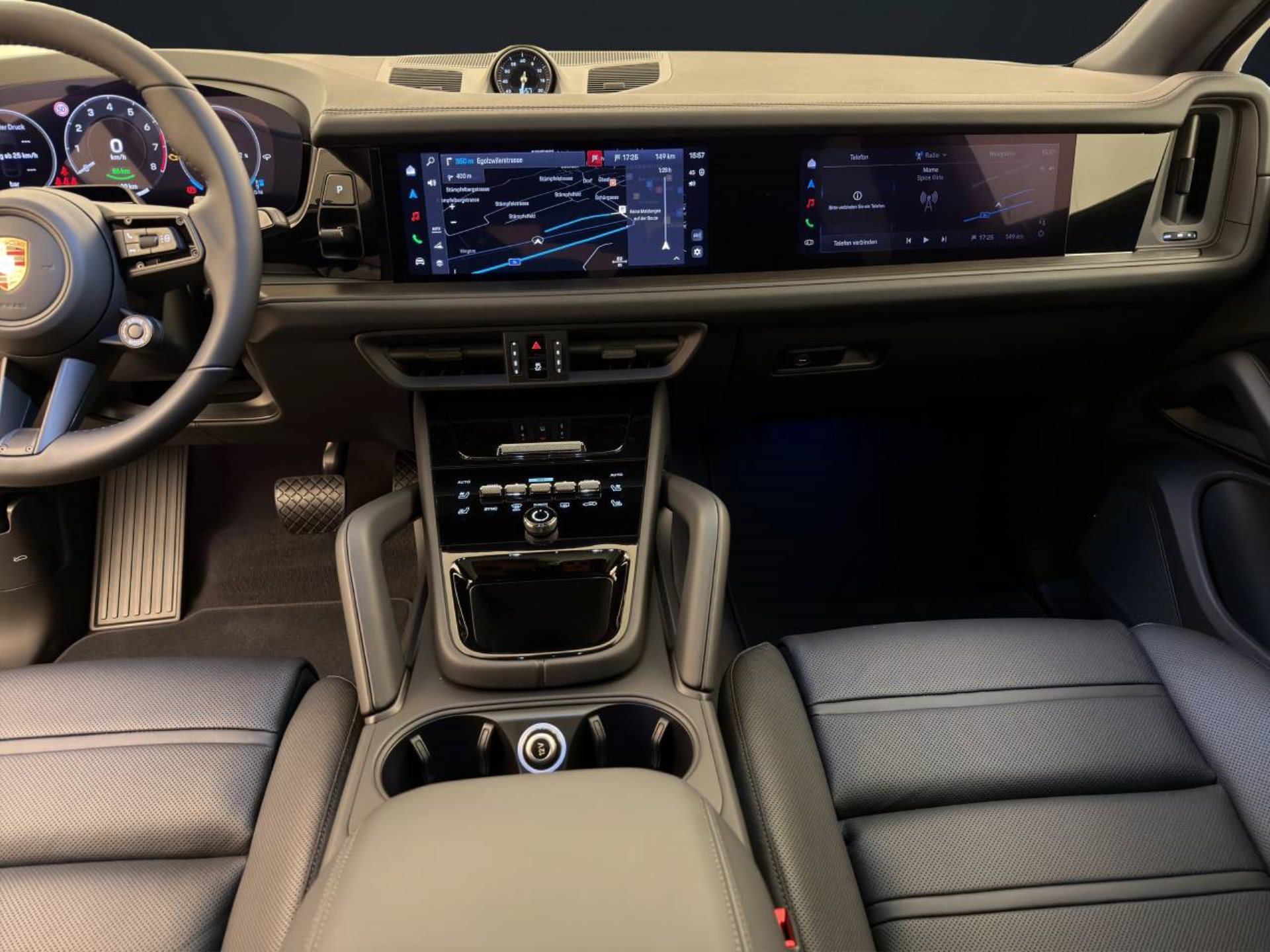 PORSCHE Cayenne E-Hybrid Coupé Black Edition-image-15