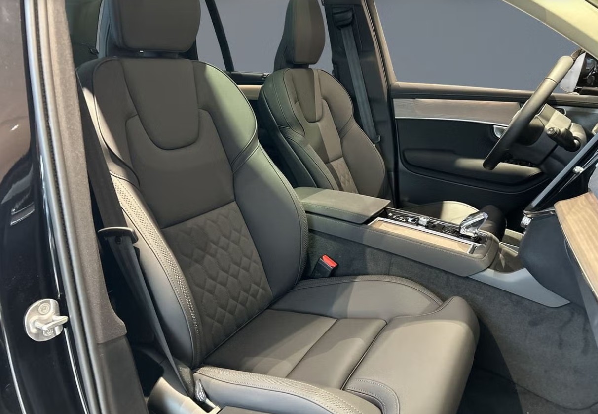 VOLVO XC90 T8 eAWD PluginHybrid Ultra Bright Geartronic - 7 Sitzer-image-5