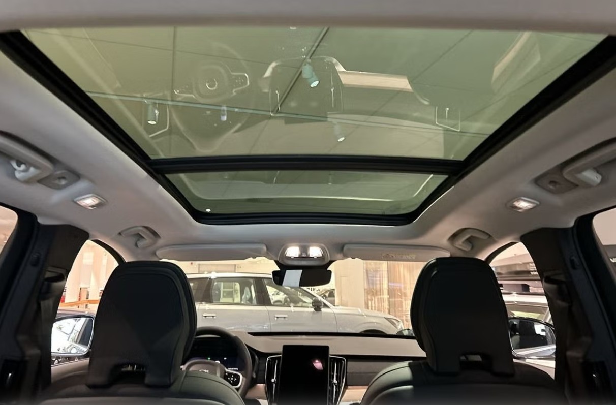 VOLVO XC90 T8 eAWD PluginHybrid Ultra Bright Geartronic - 7 Sitzer-image-8