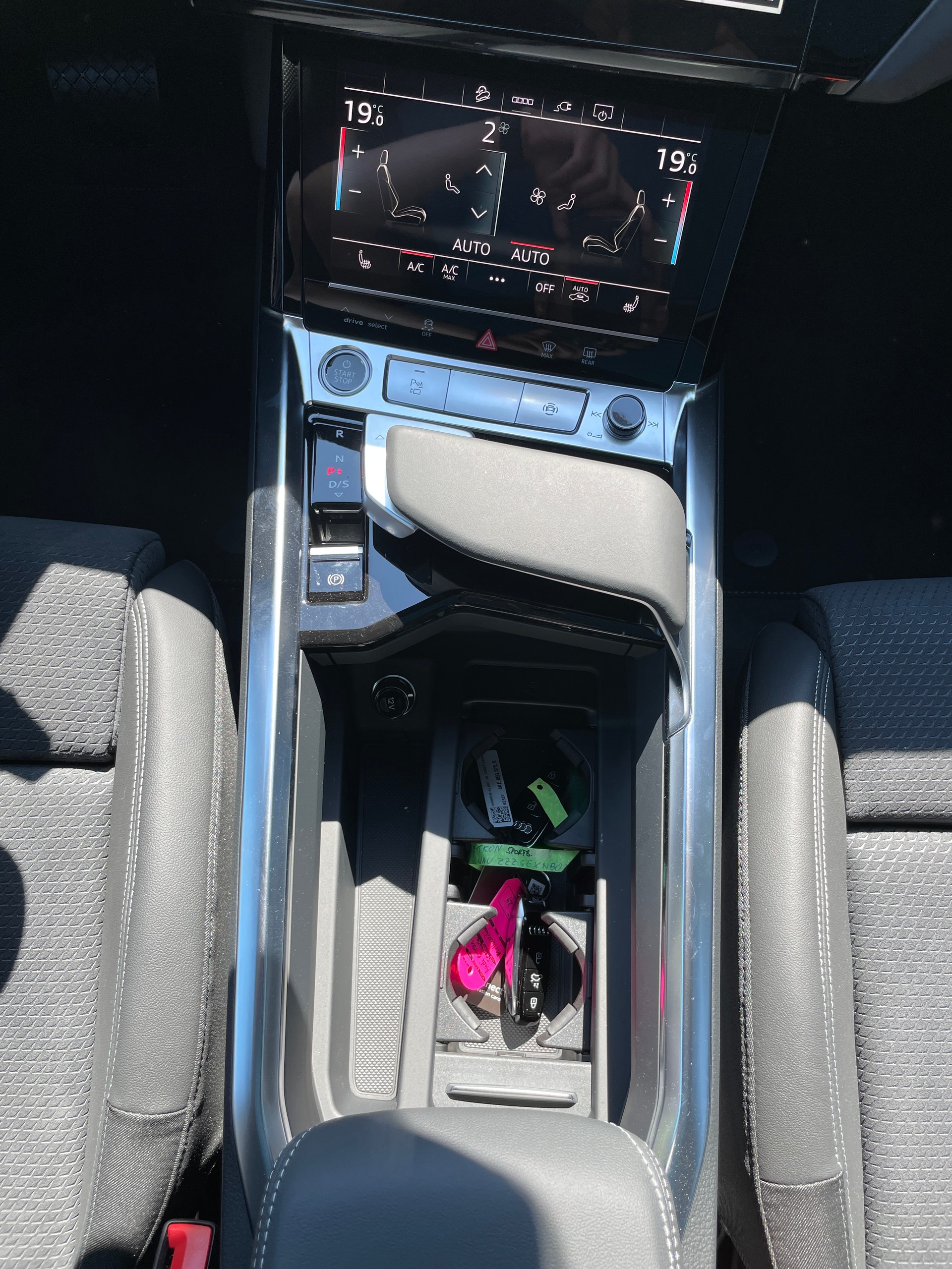 AUDI e-tron 50 Sportback quattro-image-24