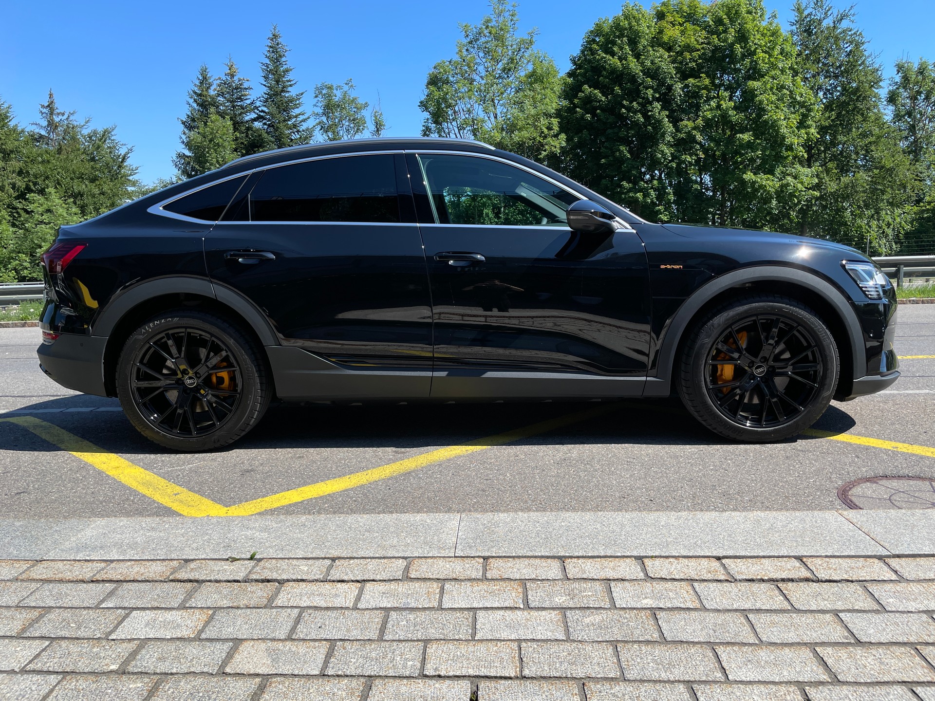 AUDI e-tron 50 Sportback quattro-image-3
