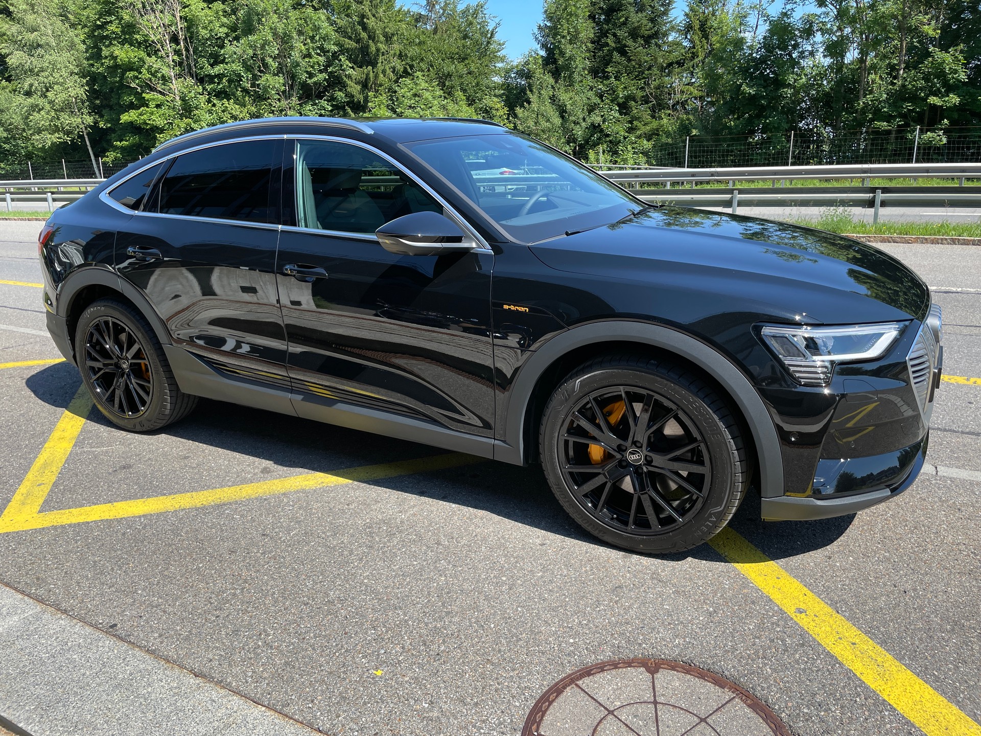 AUDI e-tron 50 Sportback quattro-image-2