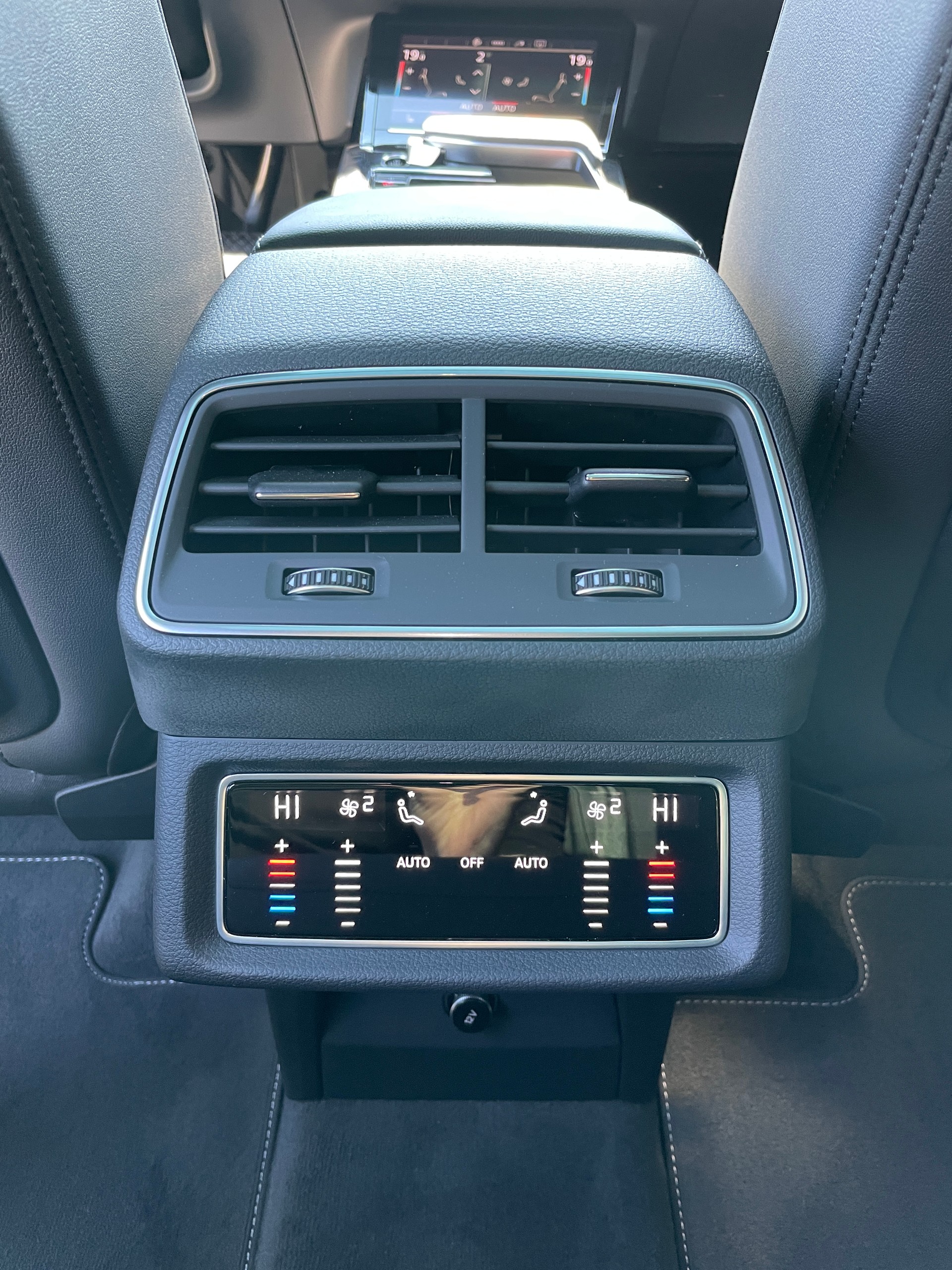 AUDI e-tron 50 Sportback quattro-image-17