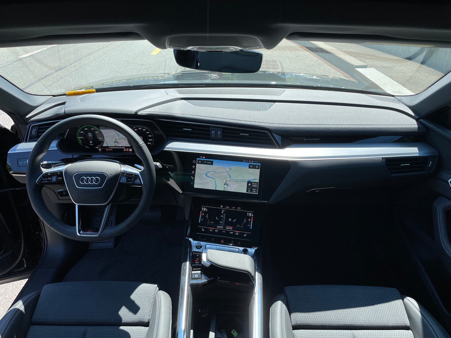 AUDI e-tron 50 Sportback quattro-image-18