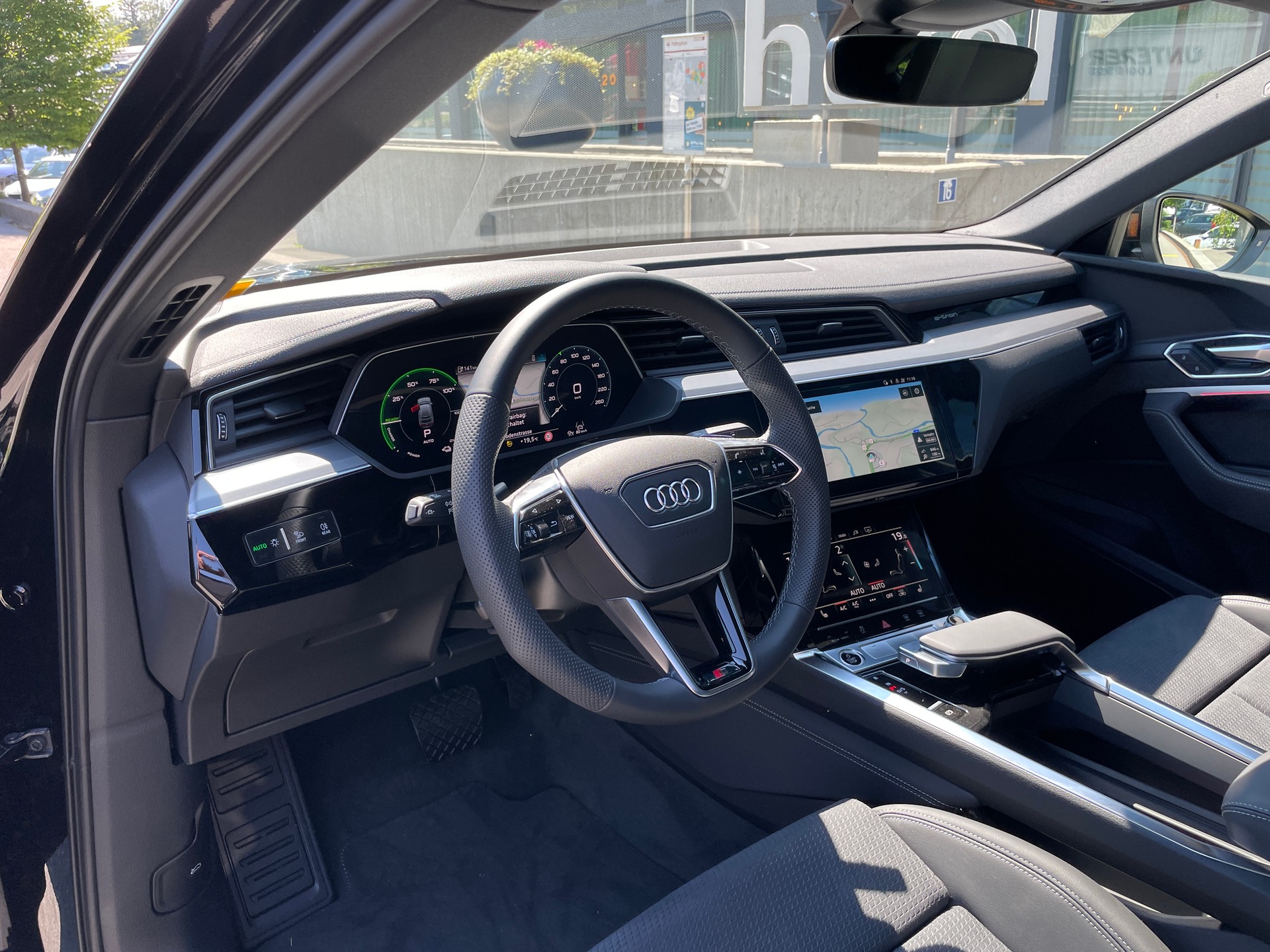 AUDI e-tron 50 Sportback quattro-image-9