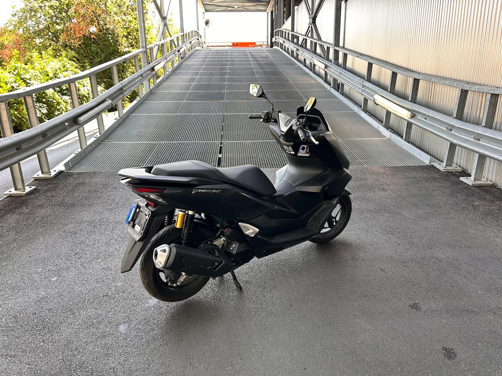 HONDA PCX 125 i ABS-showroom-element-3
