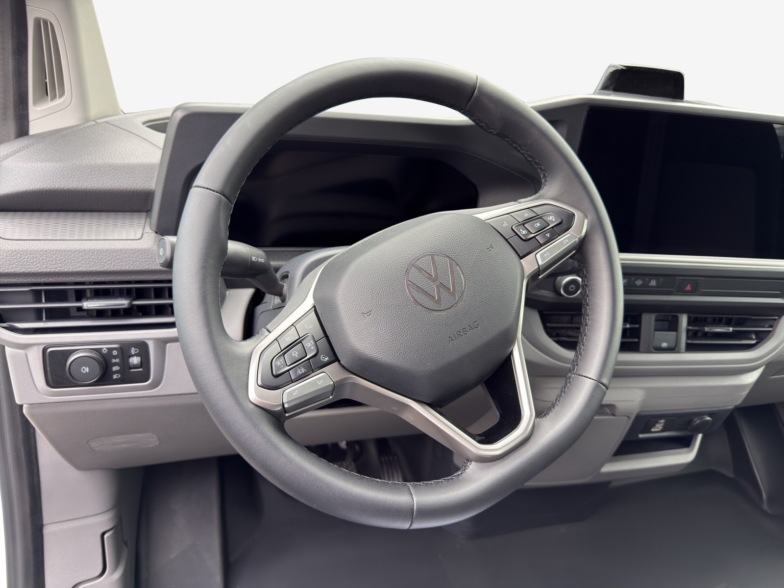 VW Transporter 2.0 TDI-image-2