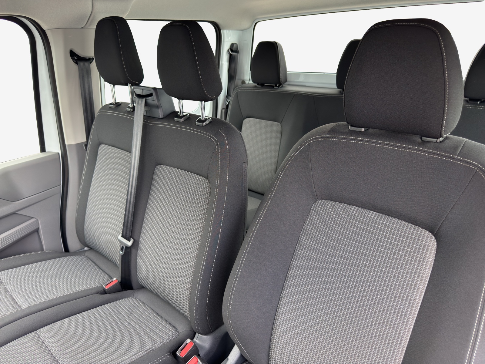 VW Transporter 2.0 TDI-image-6