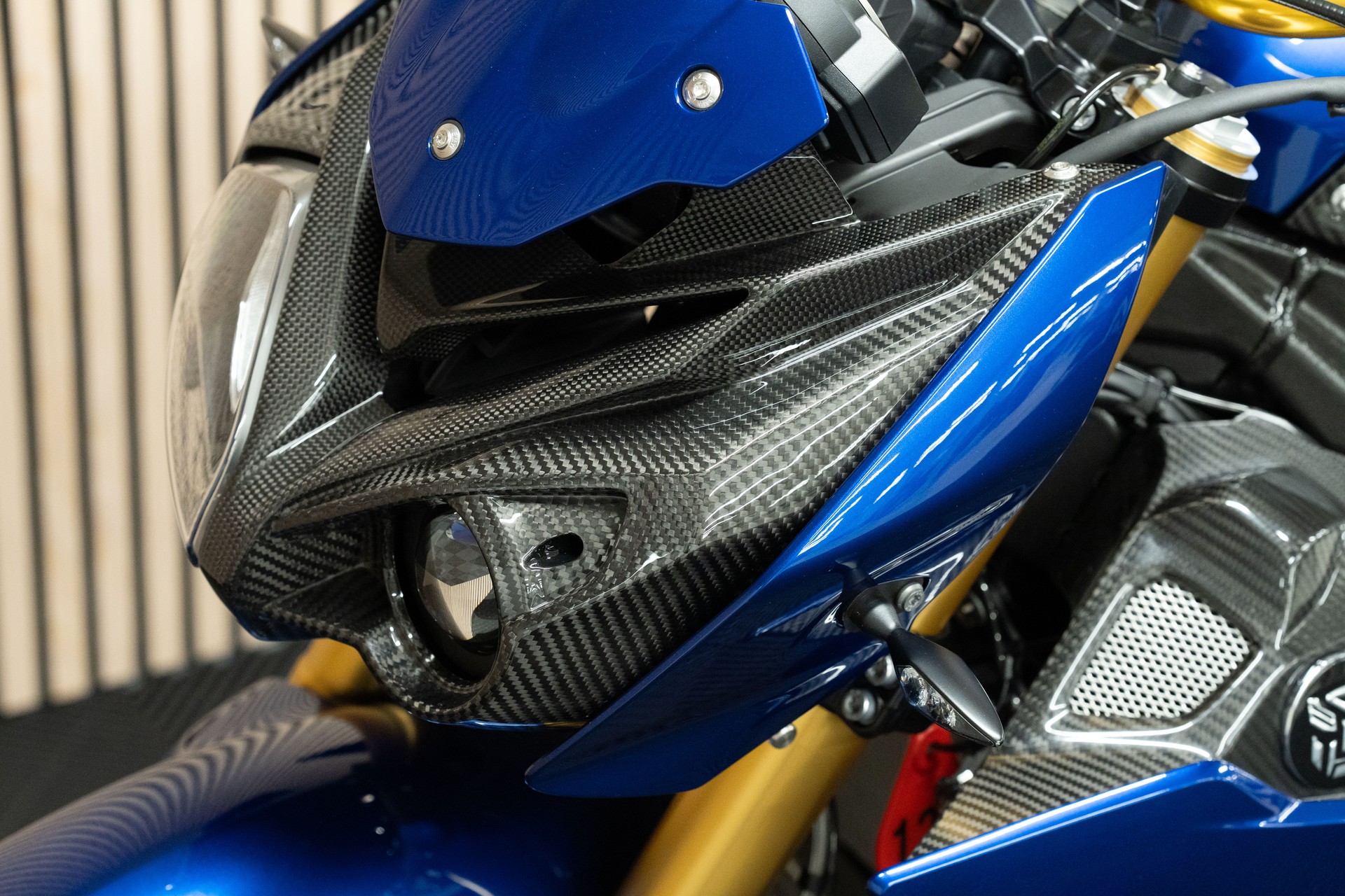 BMW S 1000 R-showroom-element-3