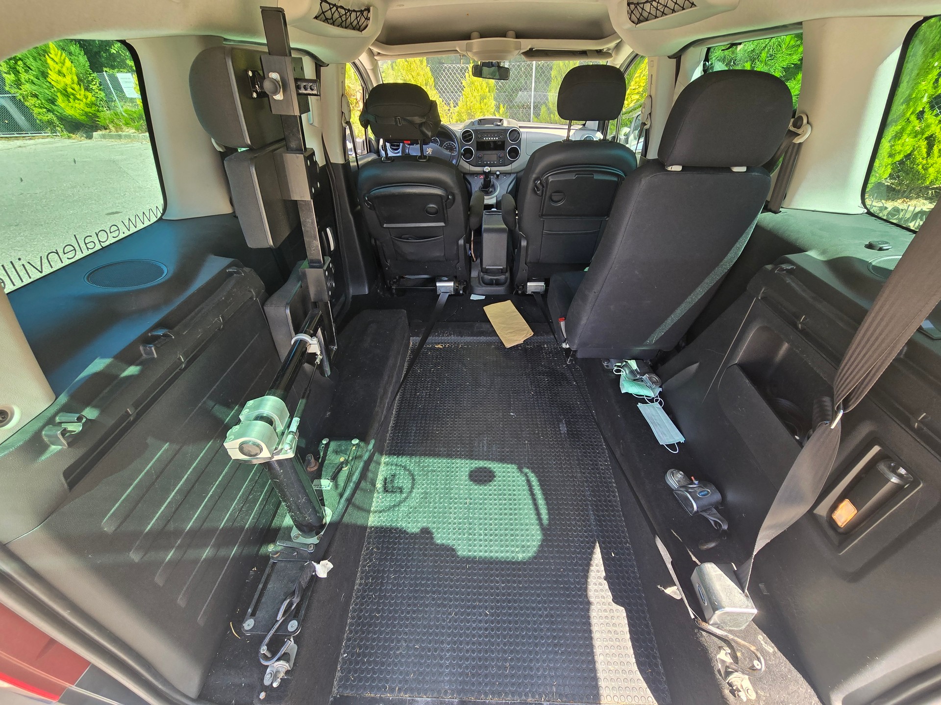 PEUGEOT Partner 1.6 HDI Trendy Clim-image-13